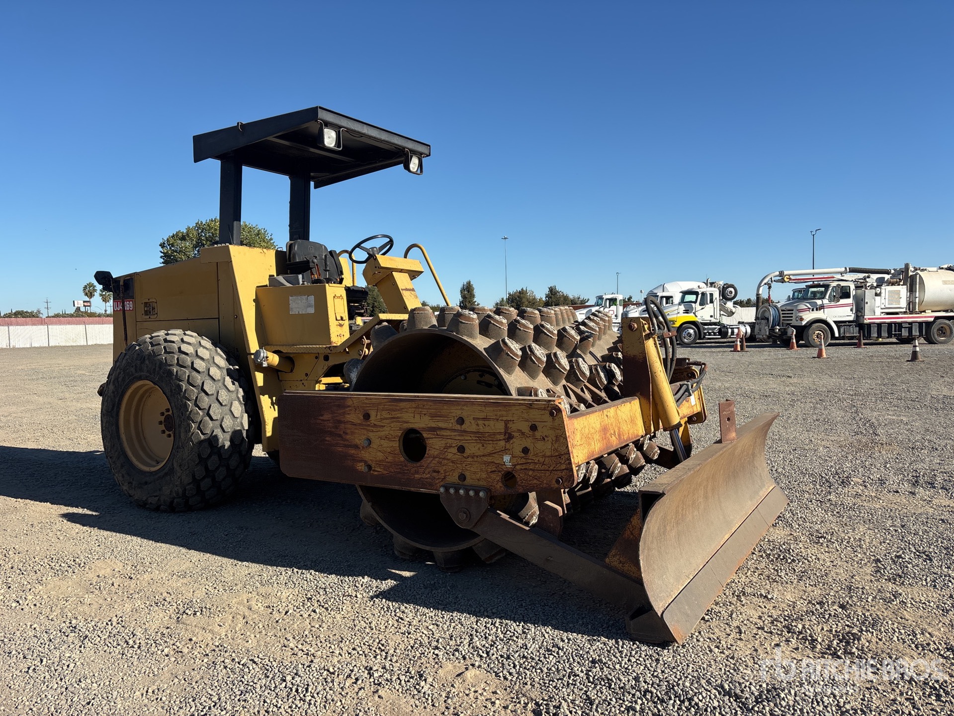 1995 Caterpillar CP-563C