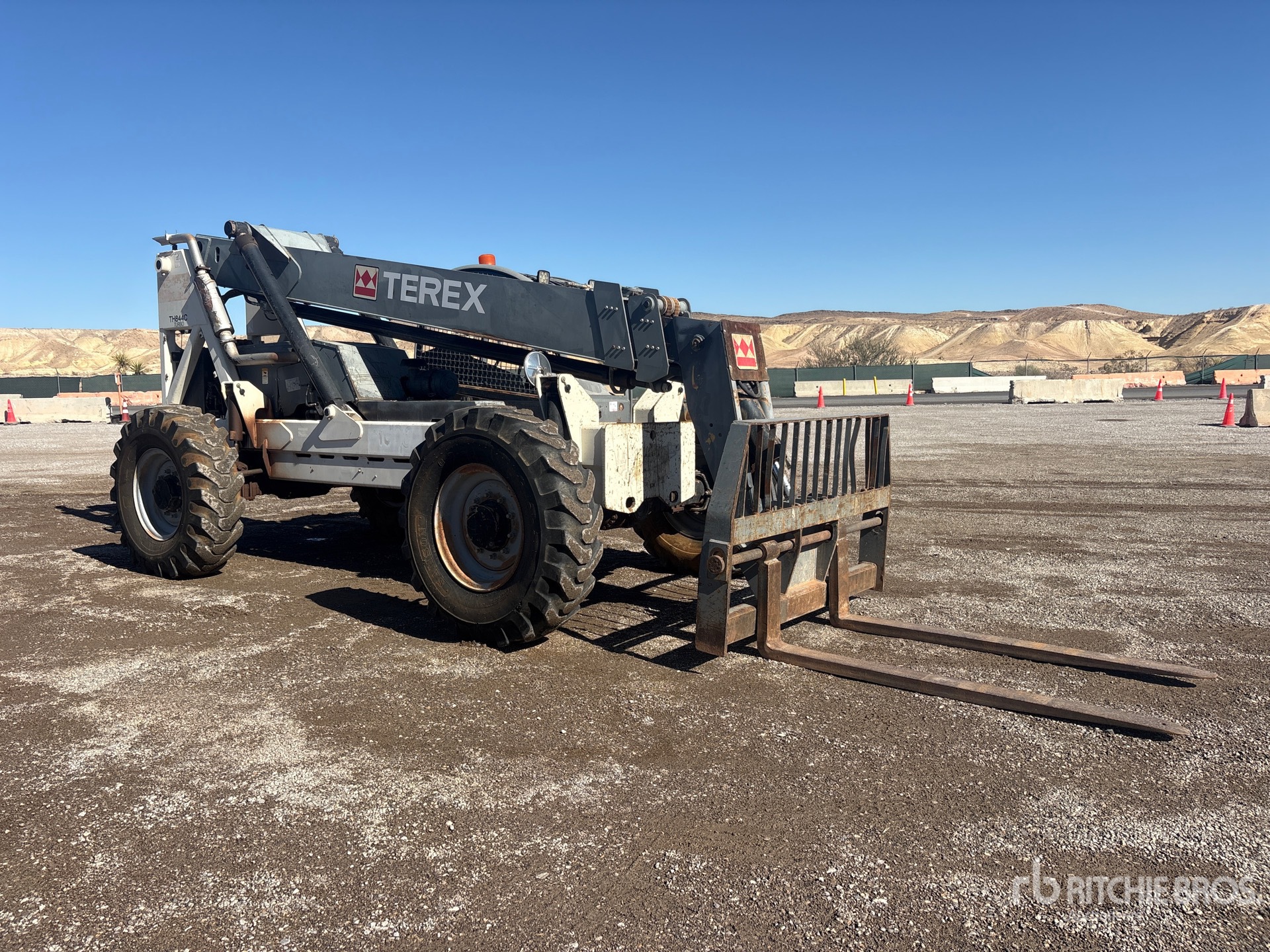 2005 Terex TH844C