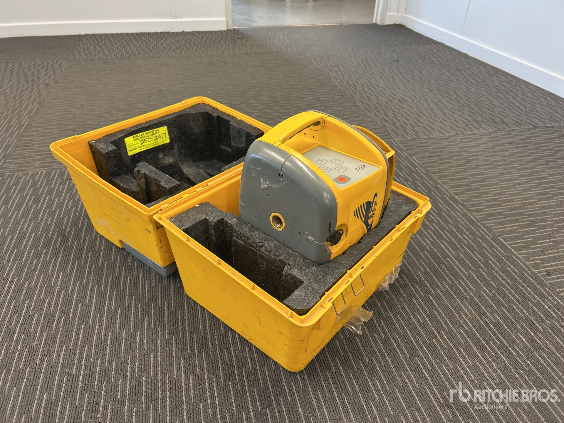 2004 Trimble LL600