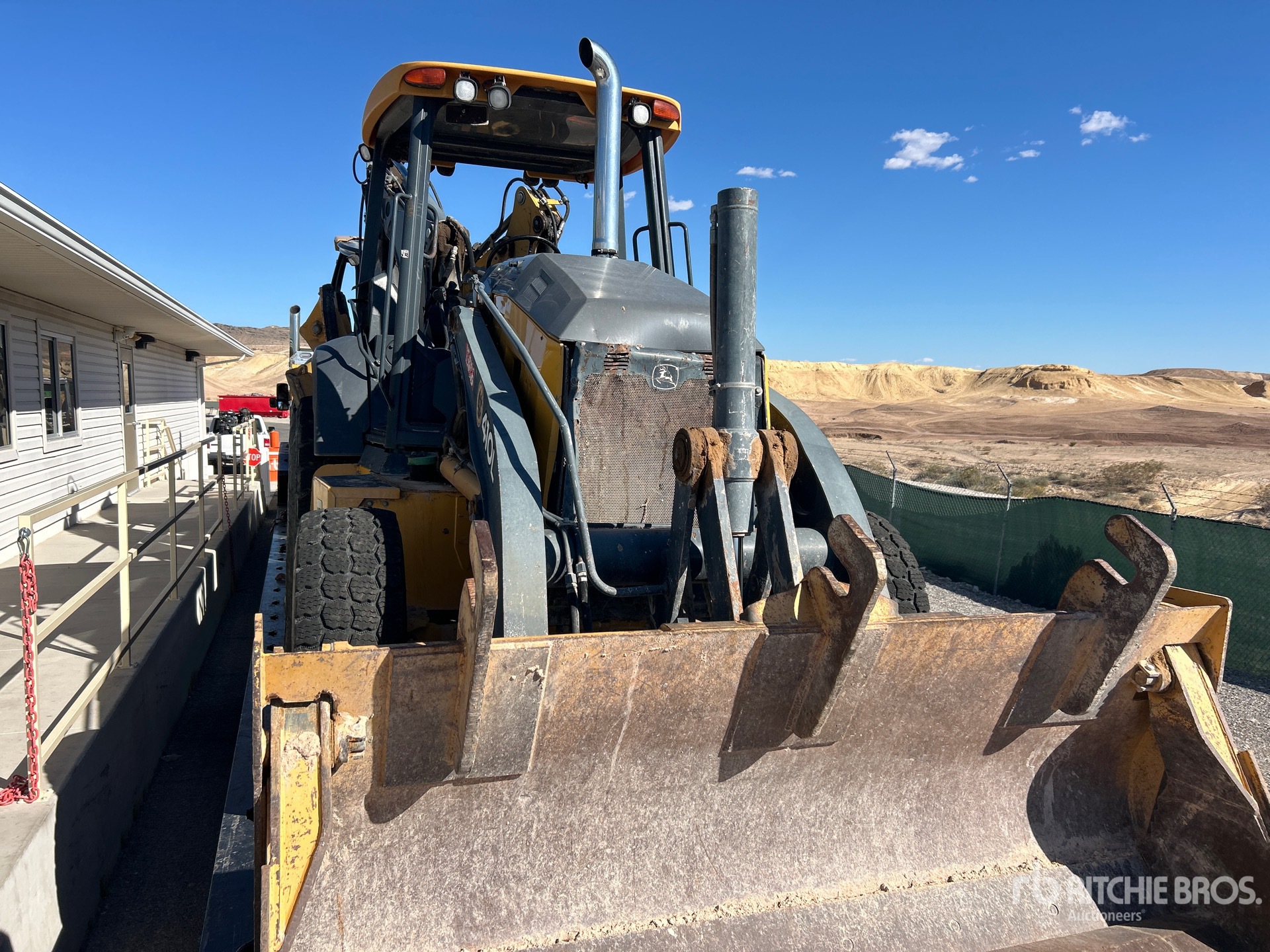 Photo of 2015 John Deere 410L