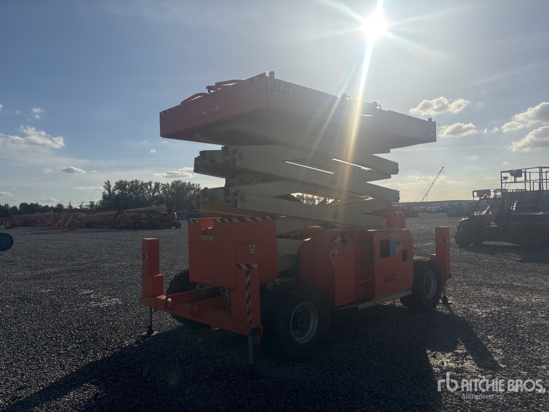 2016 JLG 4394RT