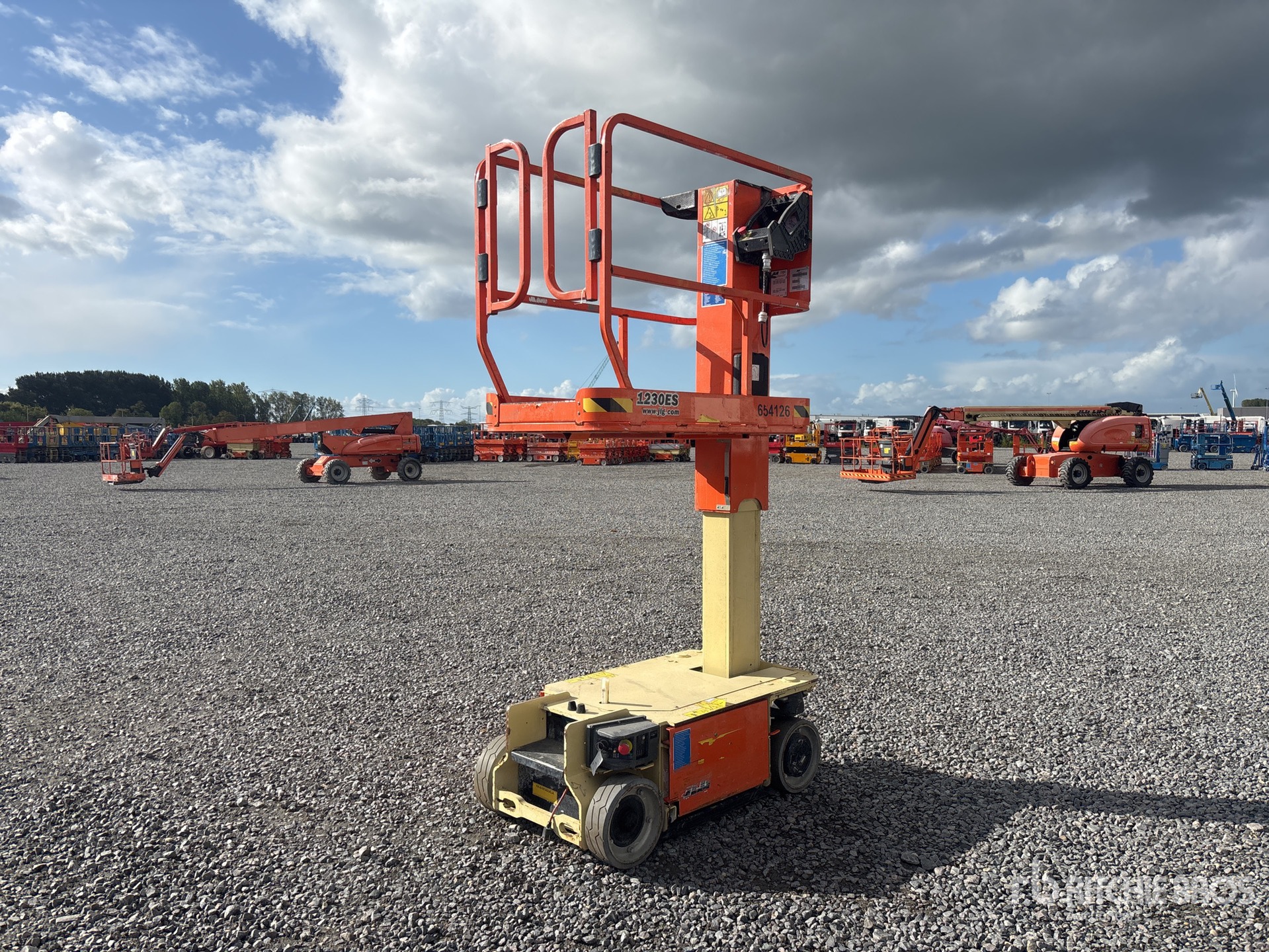 Photo of 2016 JLG 1230ES