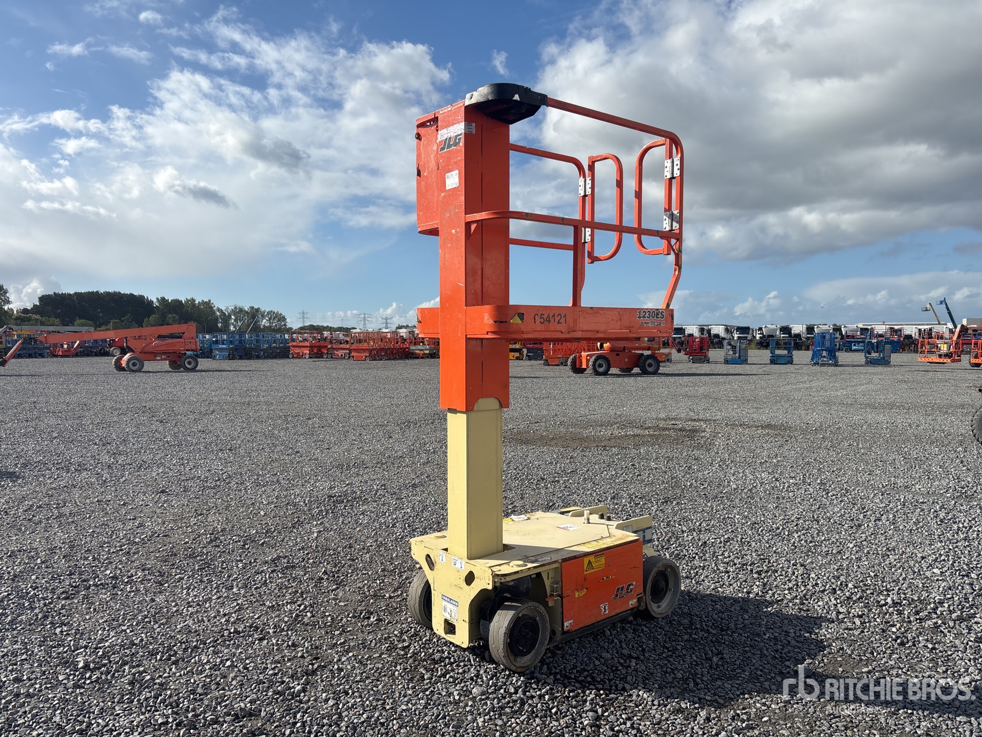 2016 JLG 1230ES