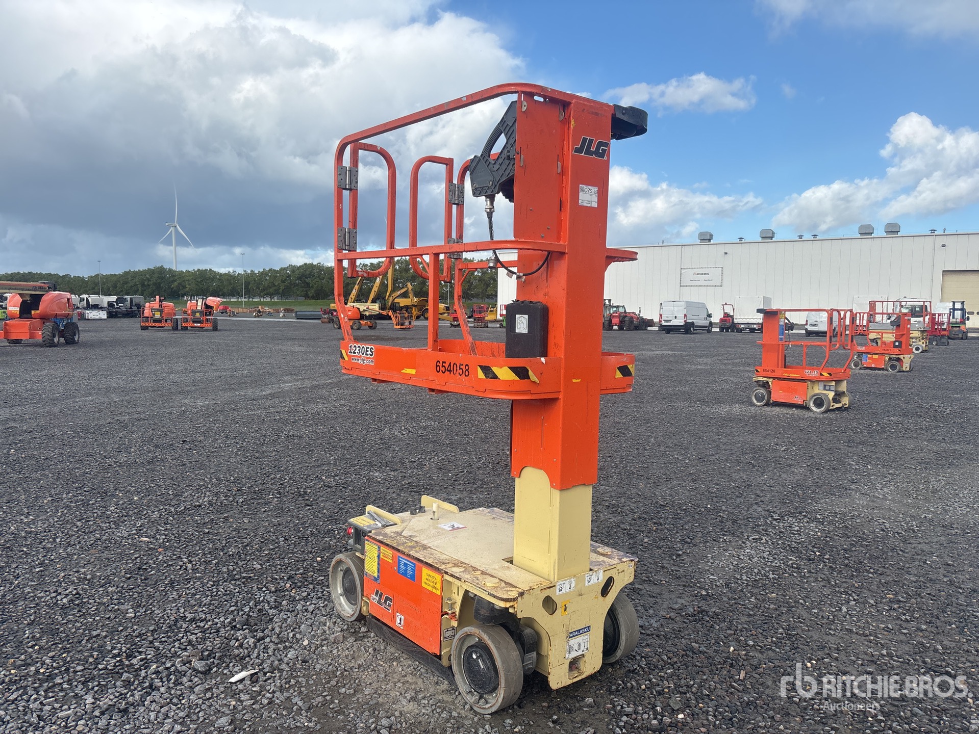 2016 JLG 1230ES