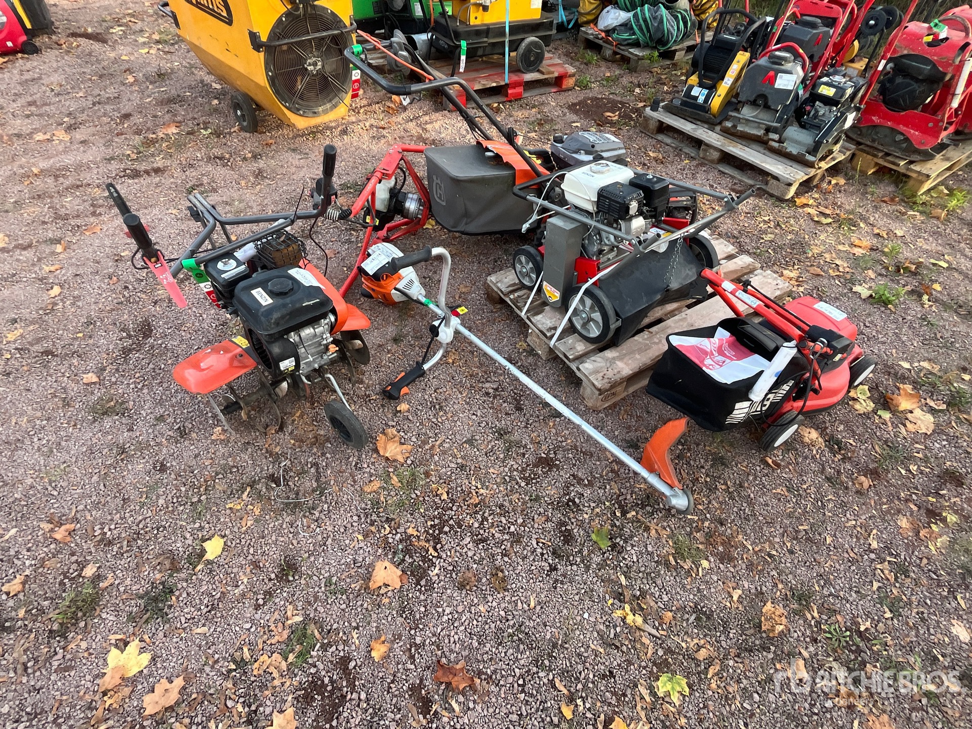 2023 Husqvarna LC347V