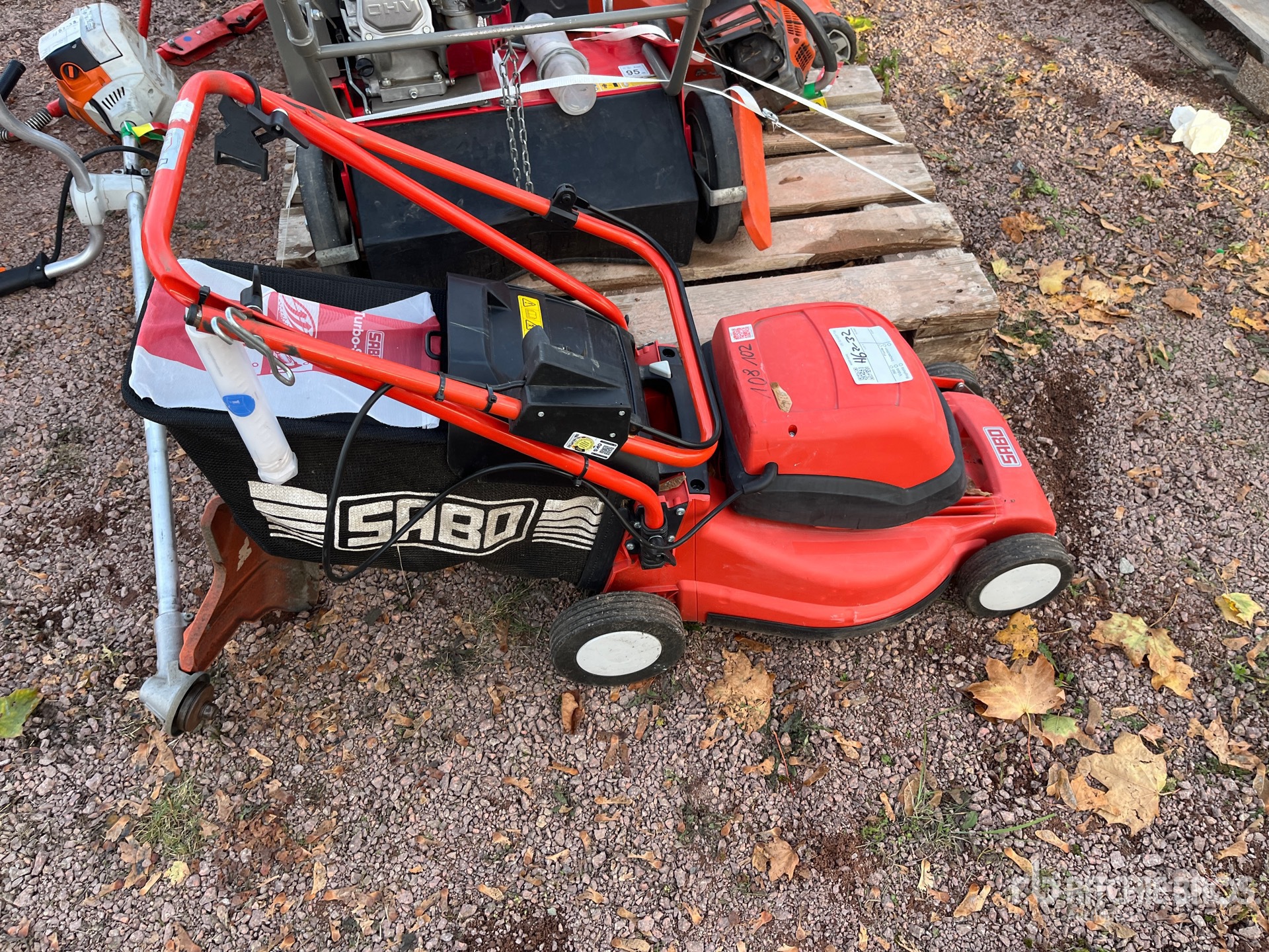2023 Husqvarna LC347V