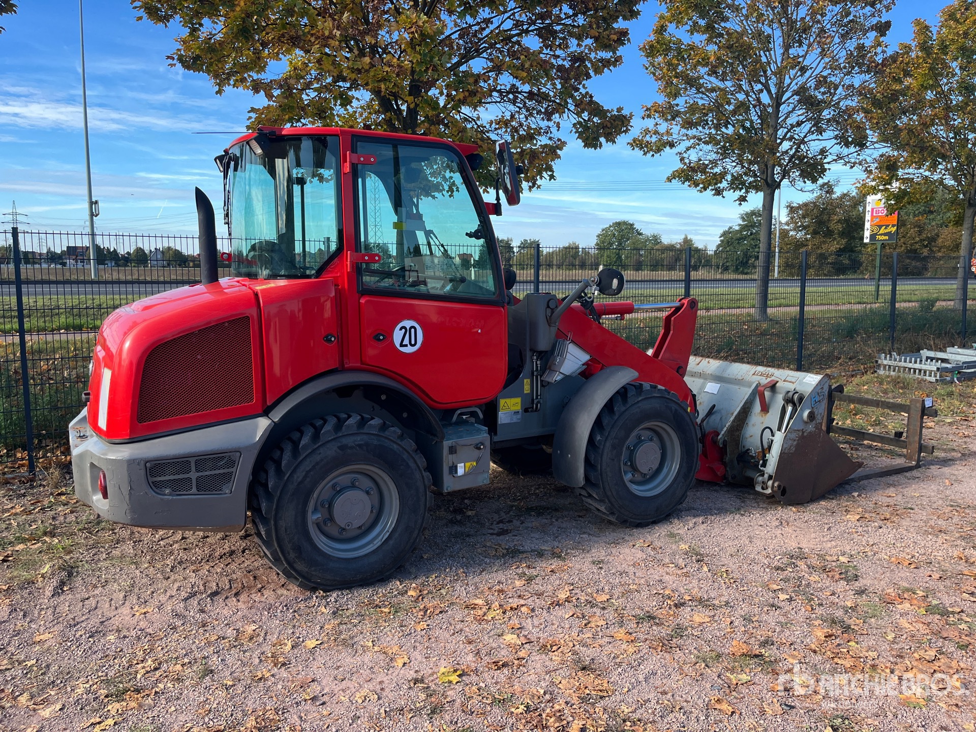2017 Case 121F