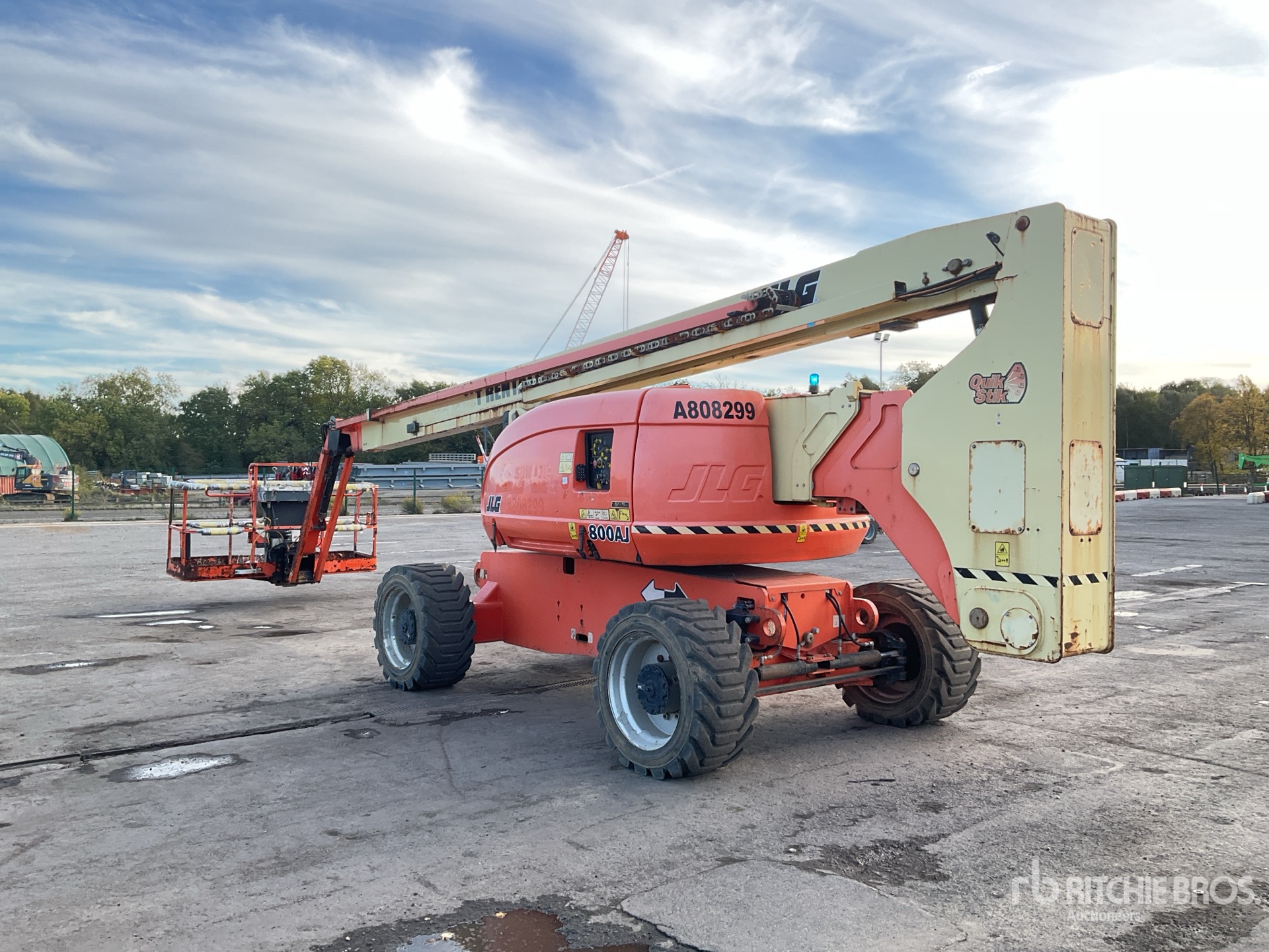2017 JLG 800 AJ