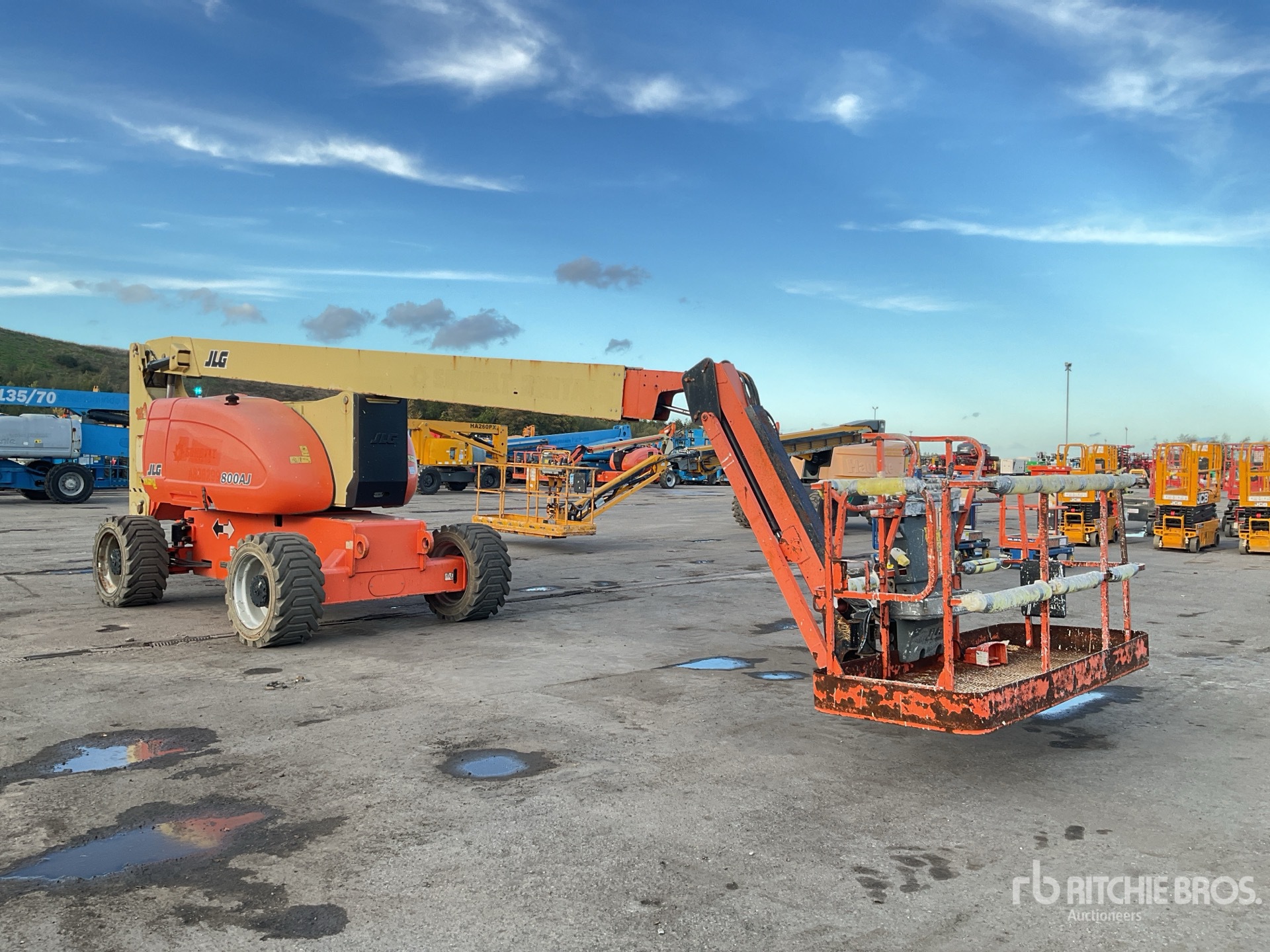 2017 JLG 800 AJ
