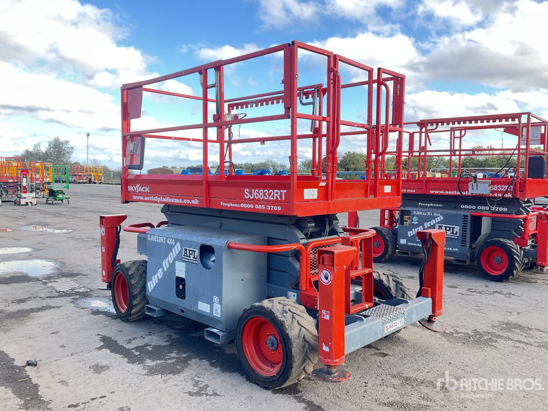 2007 Skyjack SJ6832