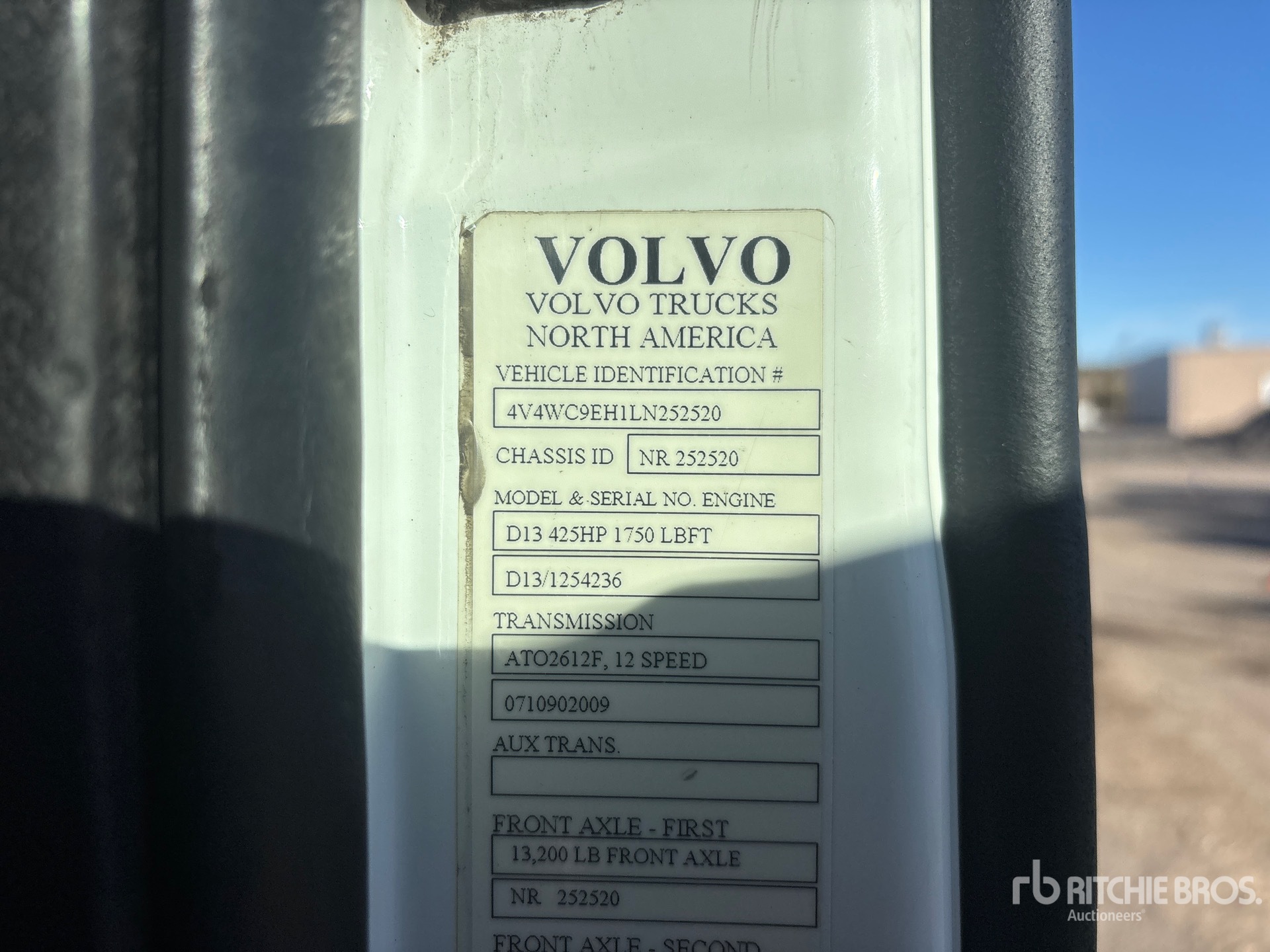 2020 Volvo VNR