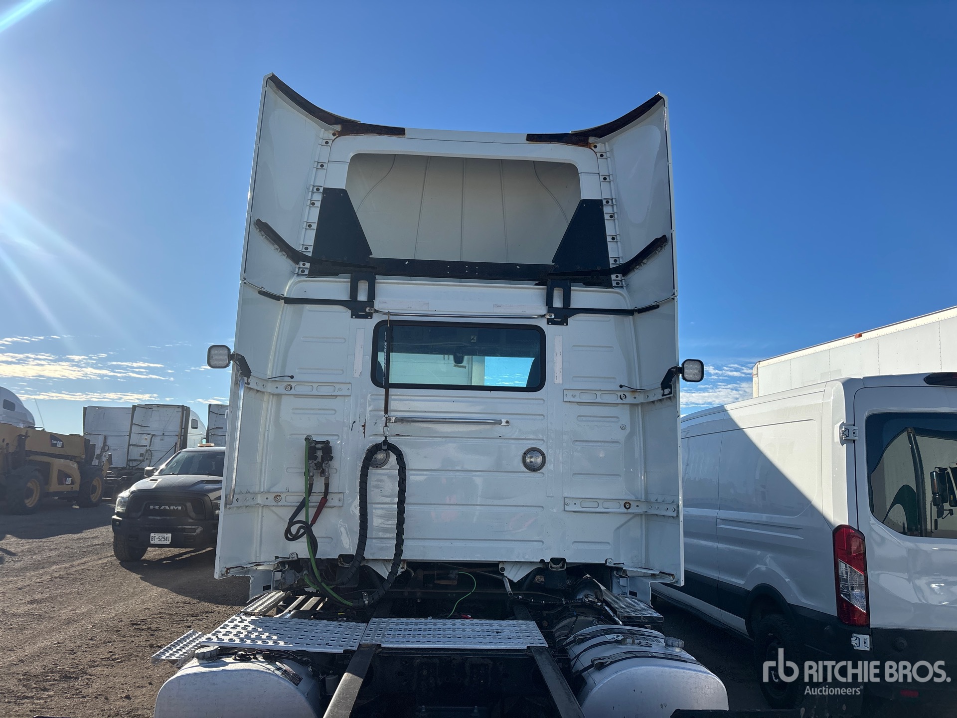 2020 Volvo VNR