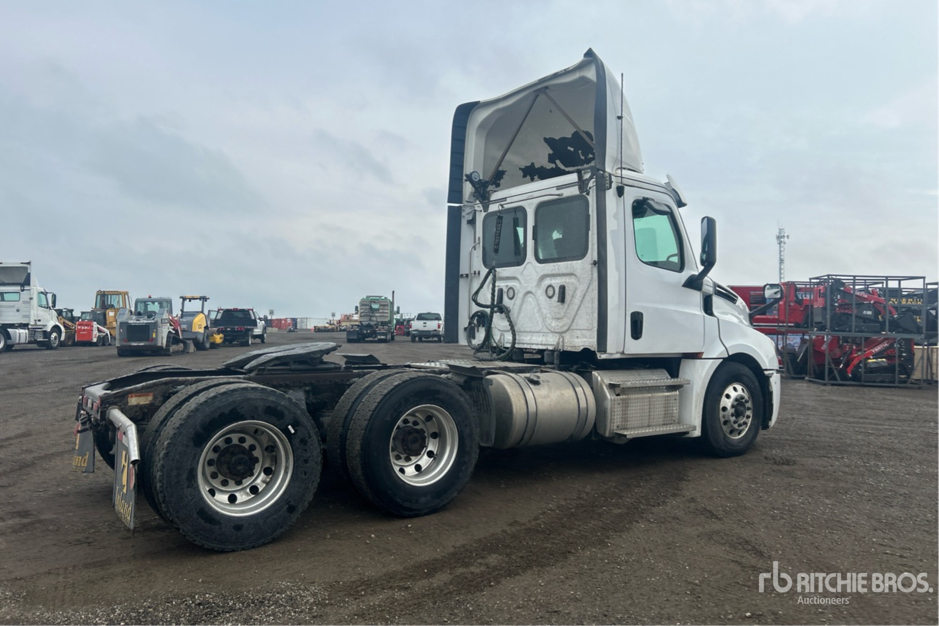 2020 Freightliner Cascadia 126