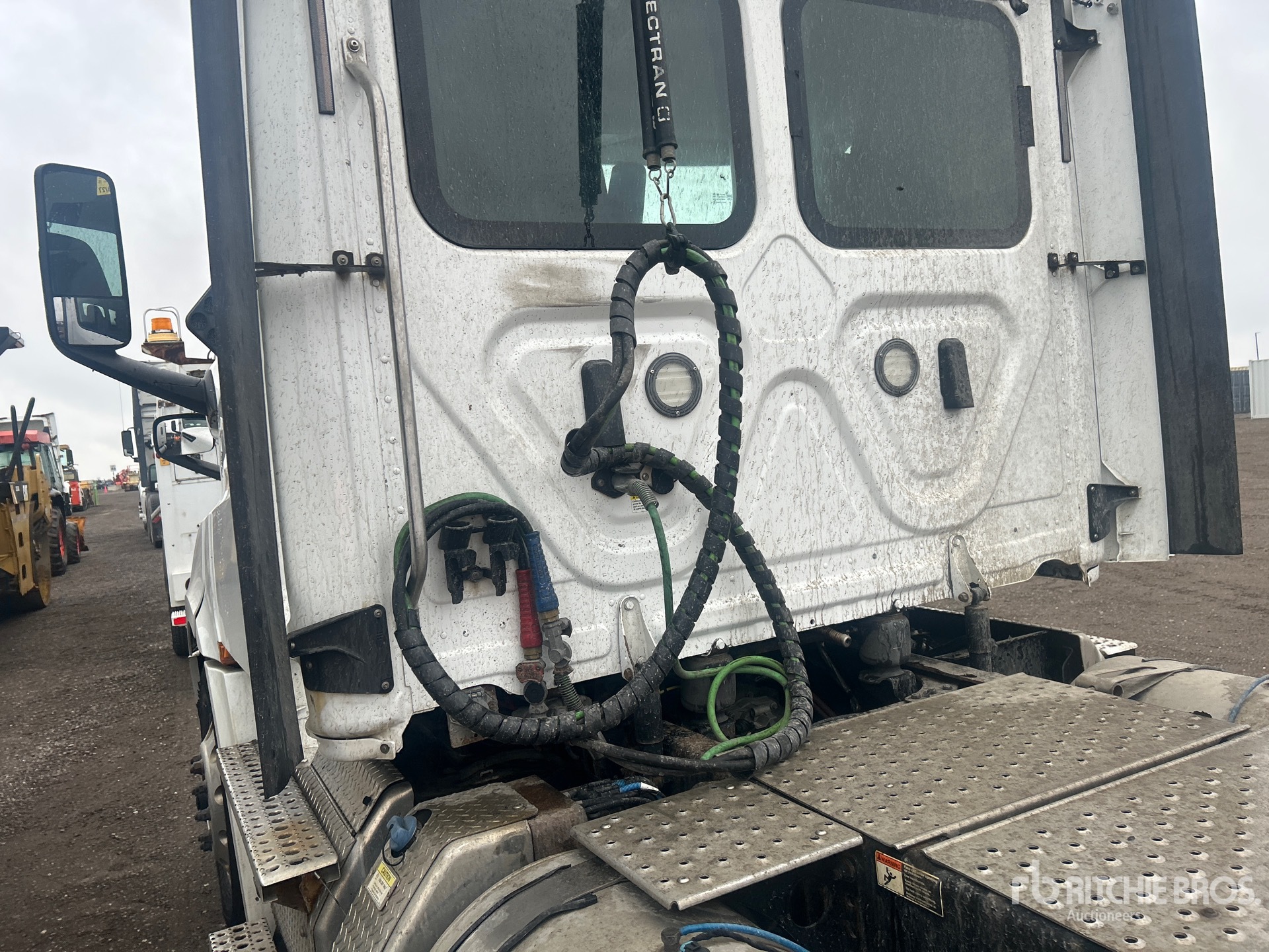 2020 Freightliner Cascadia 126