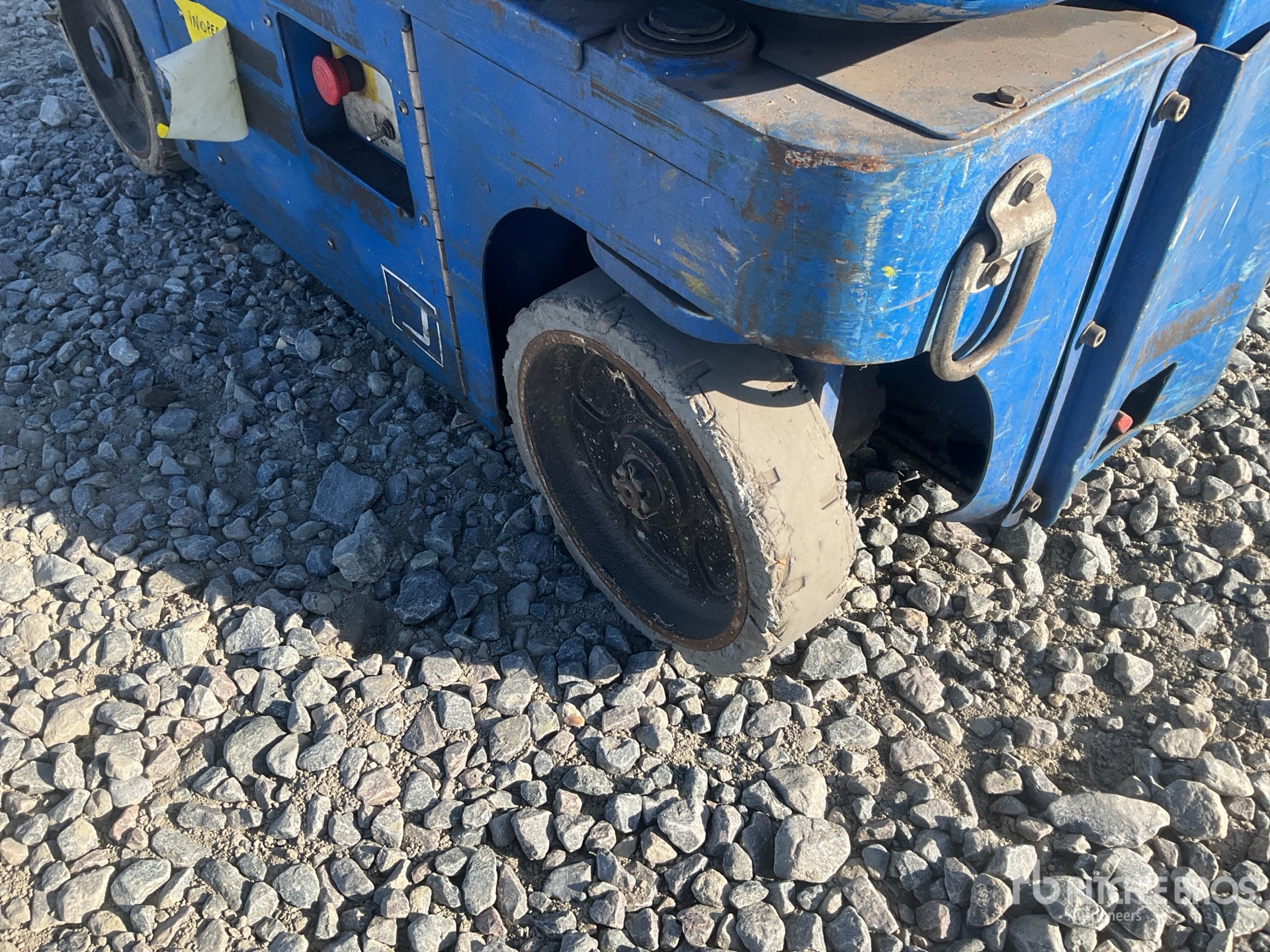 2005 Upright TM12