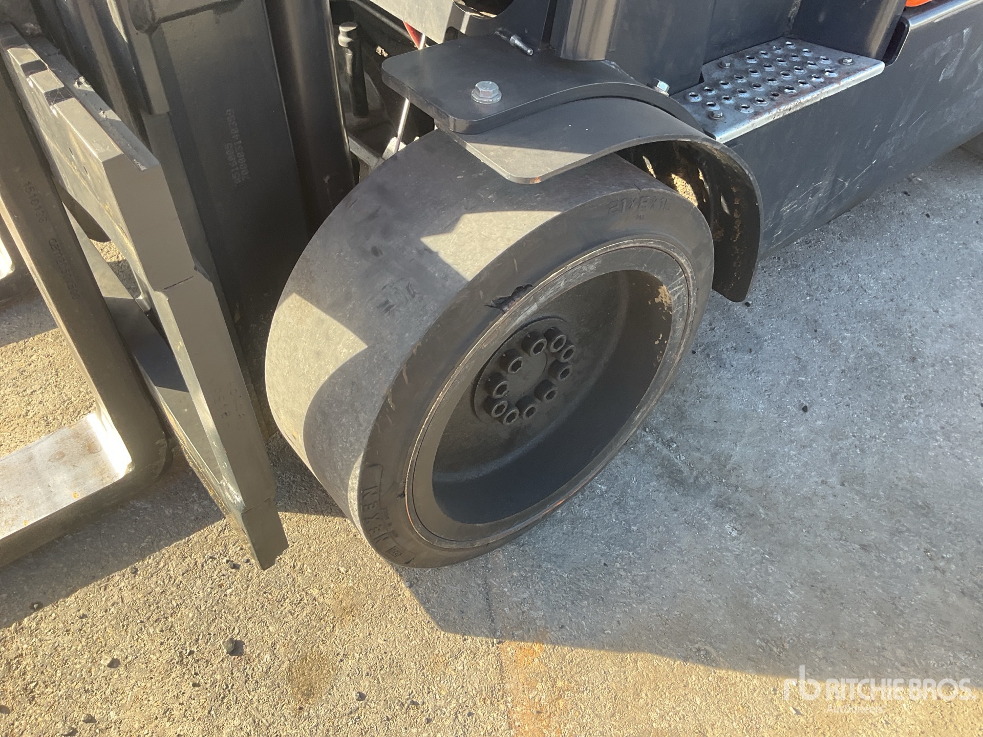 2016 Doosan GC33P-5