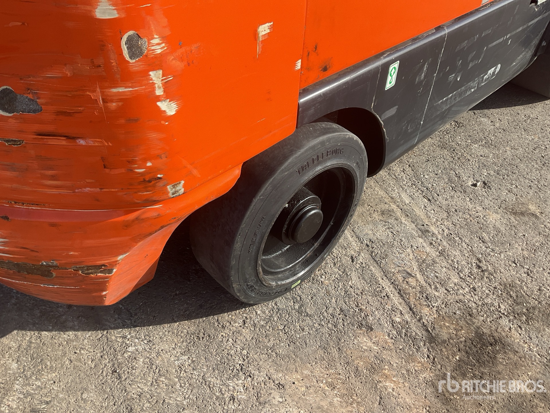 2016 Doosan GC33P-5