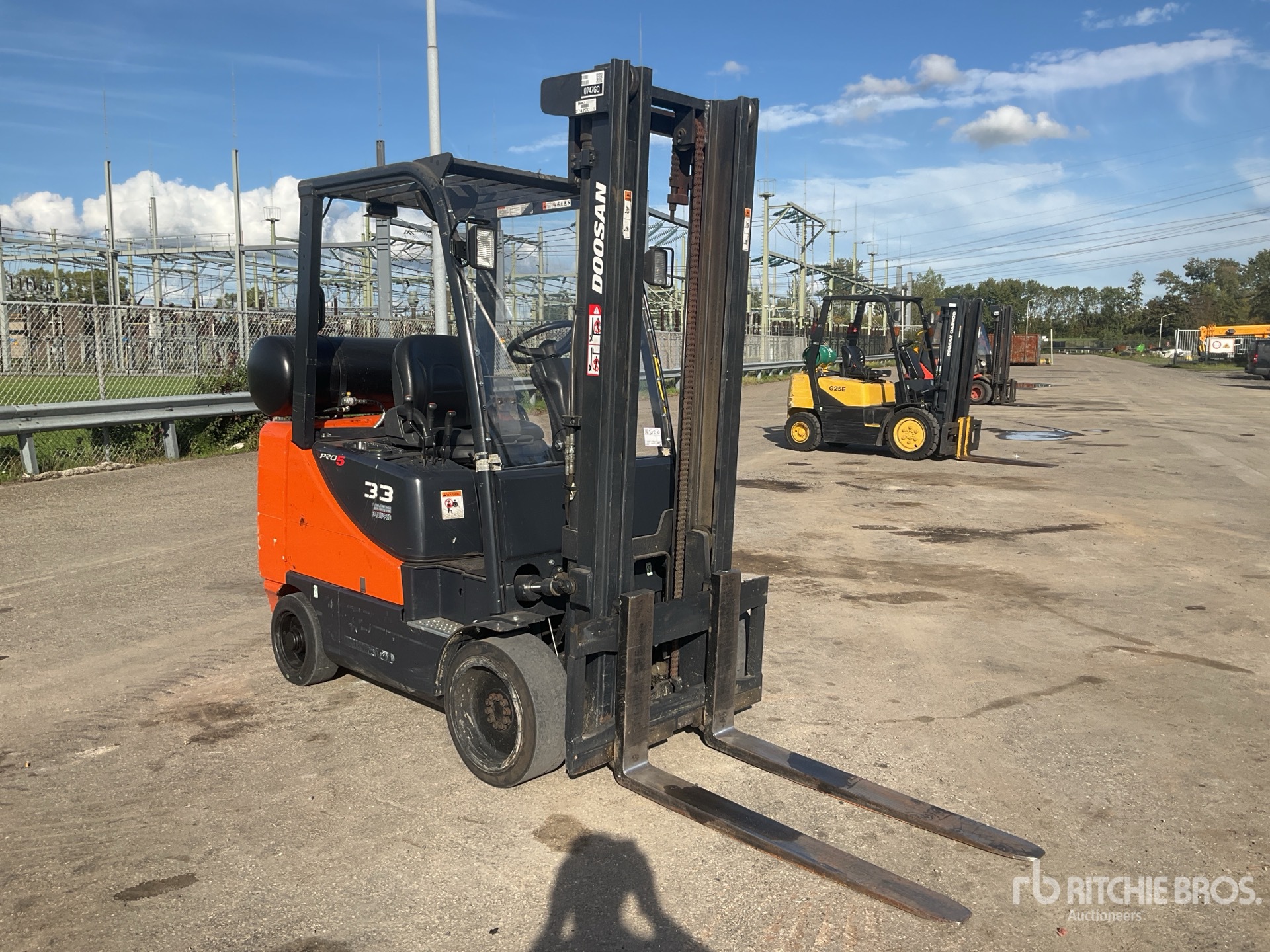 2016 Doosan GC33P-5