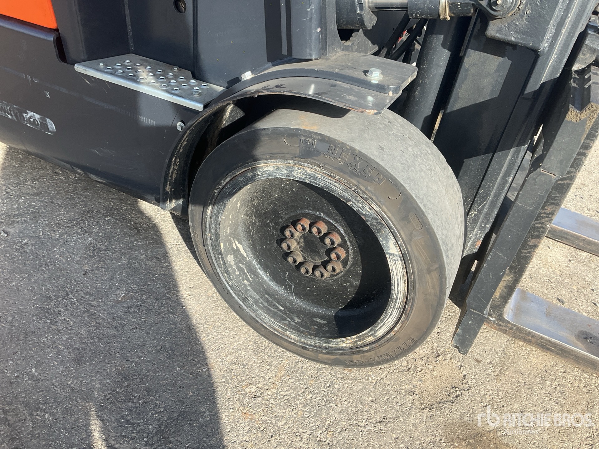 2016 Doosan GC33P-5