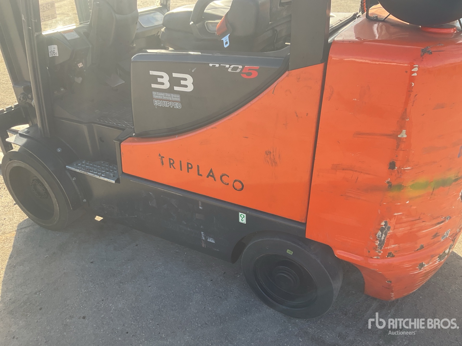 2016 Doosan GC33P-5