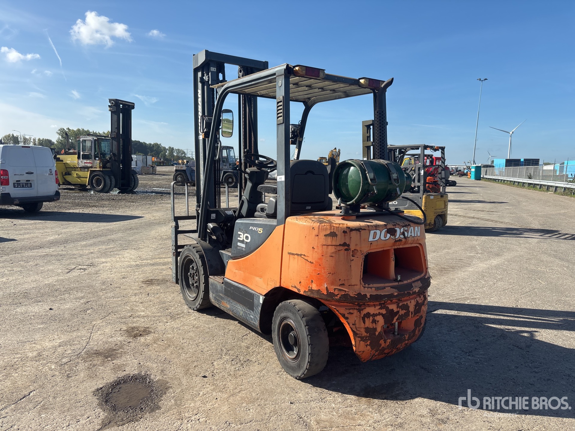 2009 Doosan G30E-5