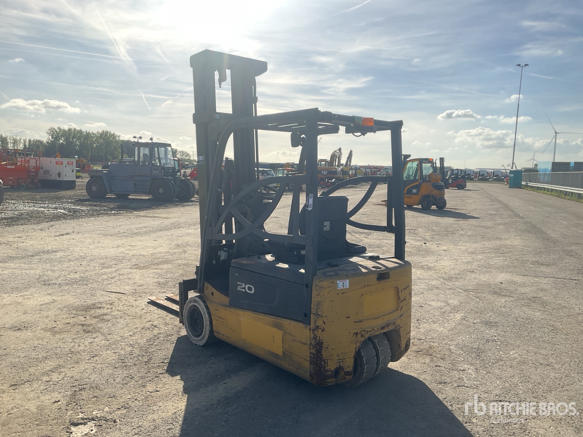 2006 Daewoo B20T-5