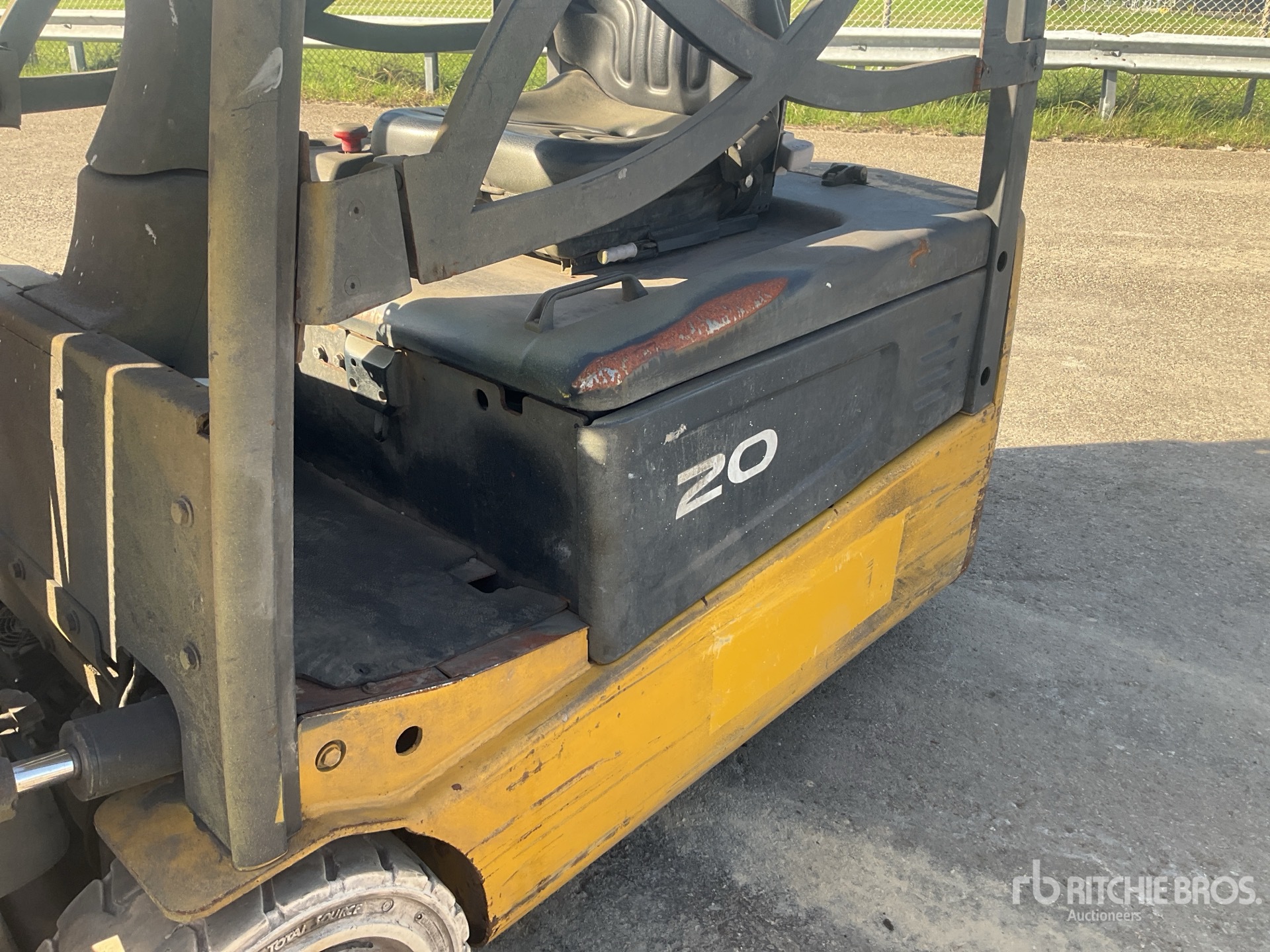2006 Daewoo B20T-5