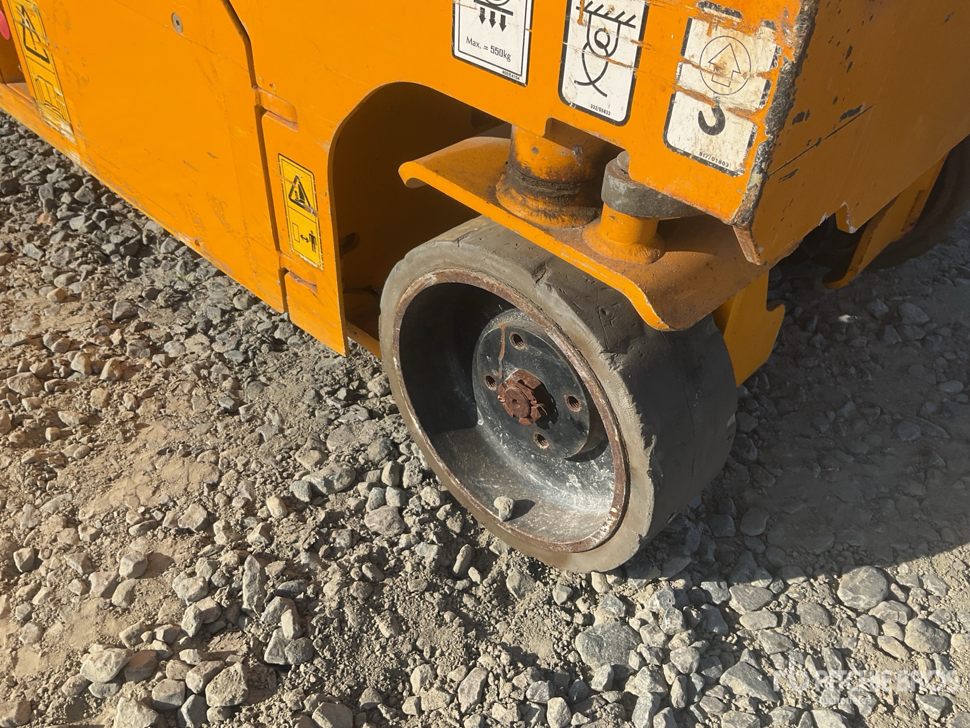 2017 JCB S1930E