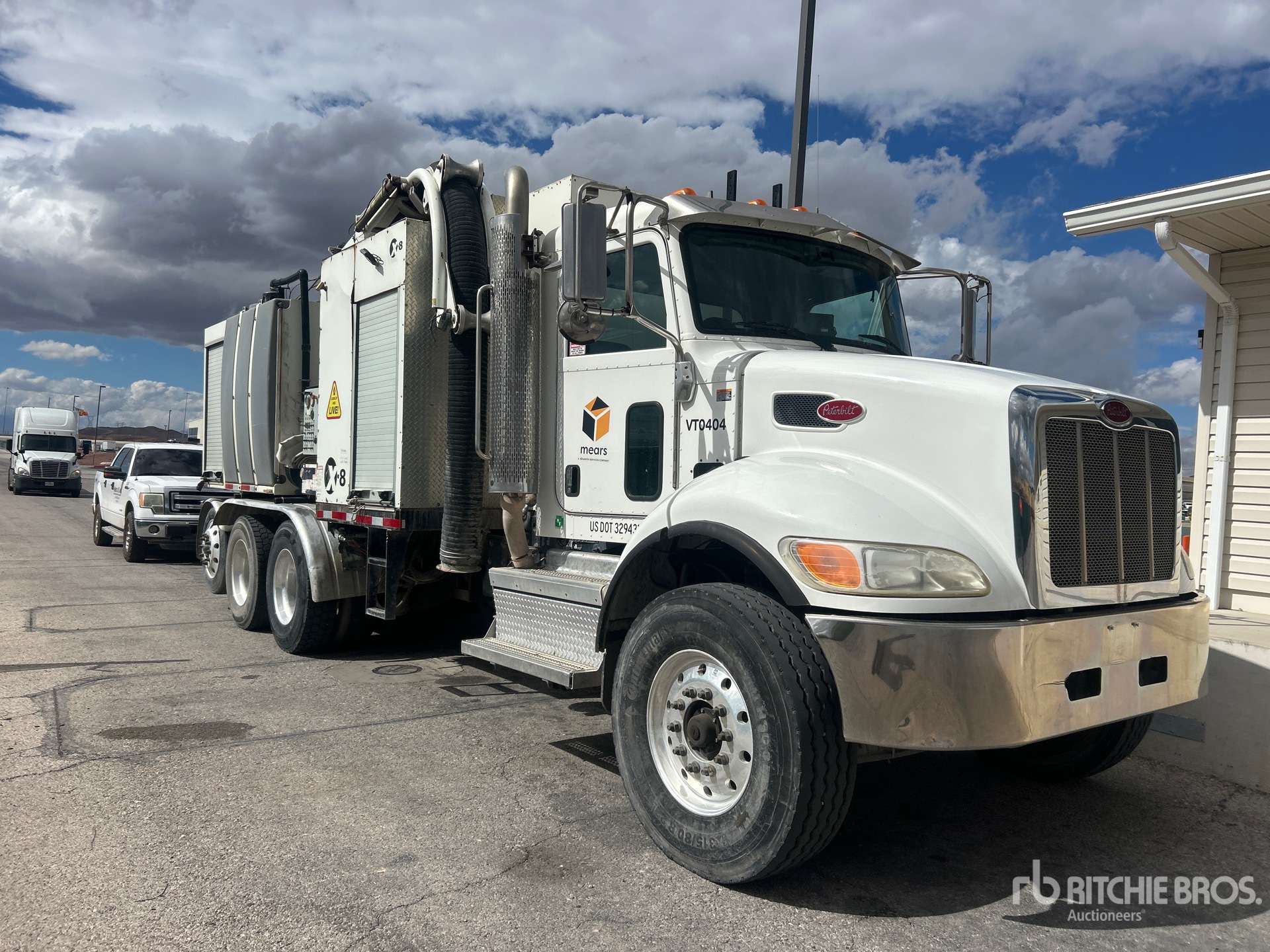 Photo of 2020 Peterbilt 348