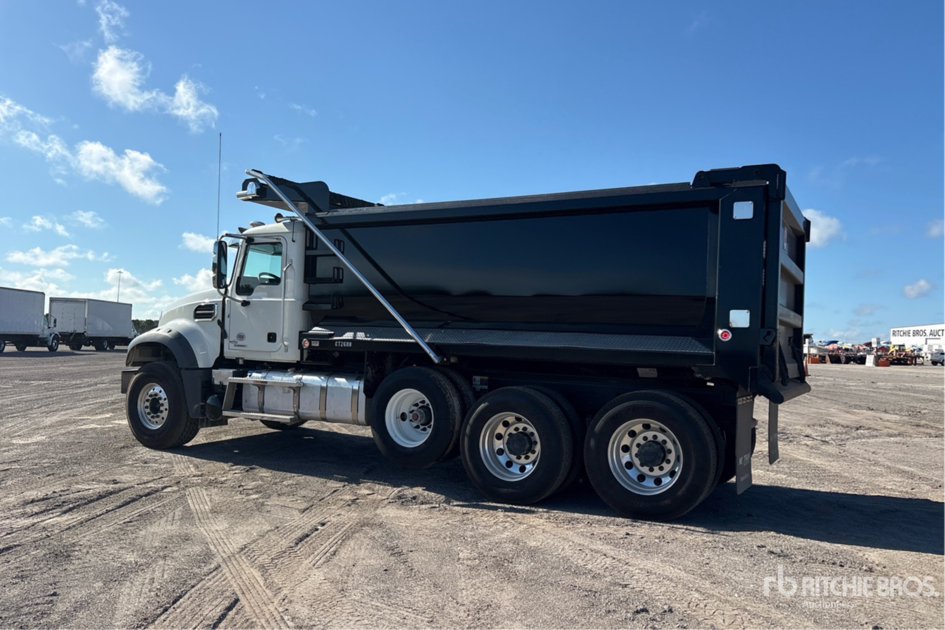 2026 Mack GR64F