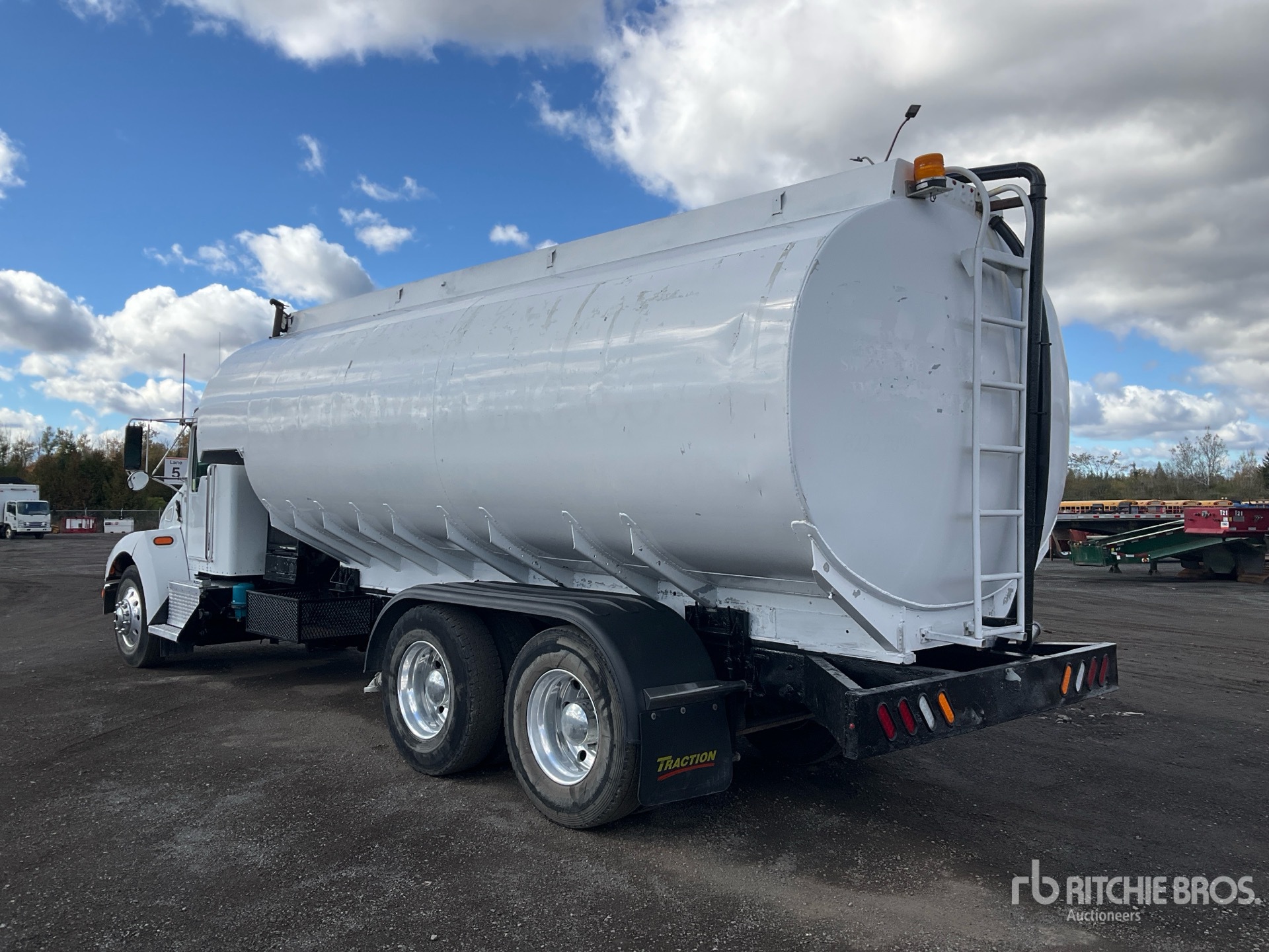 2004 Kenworth T300