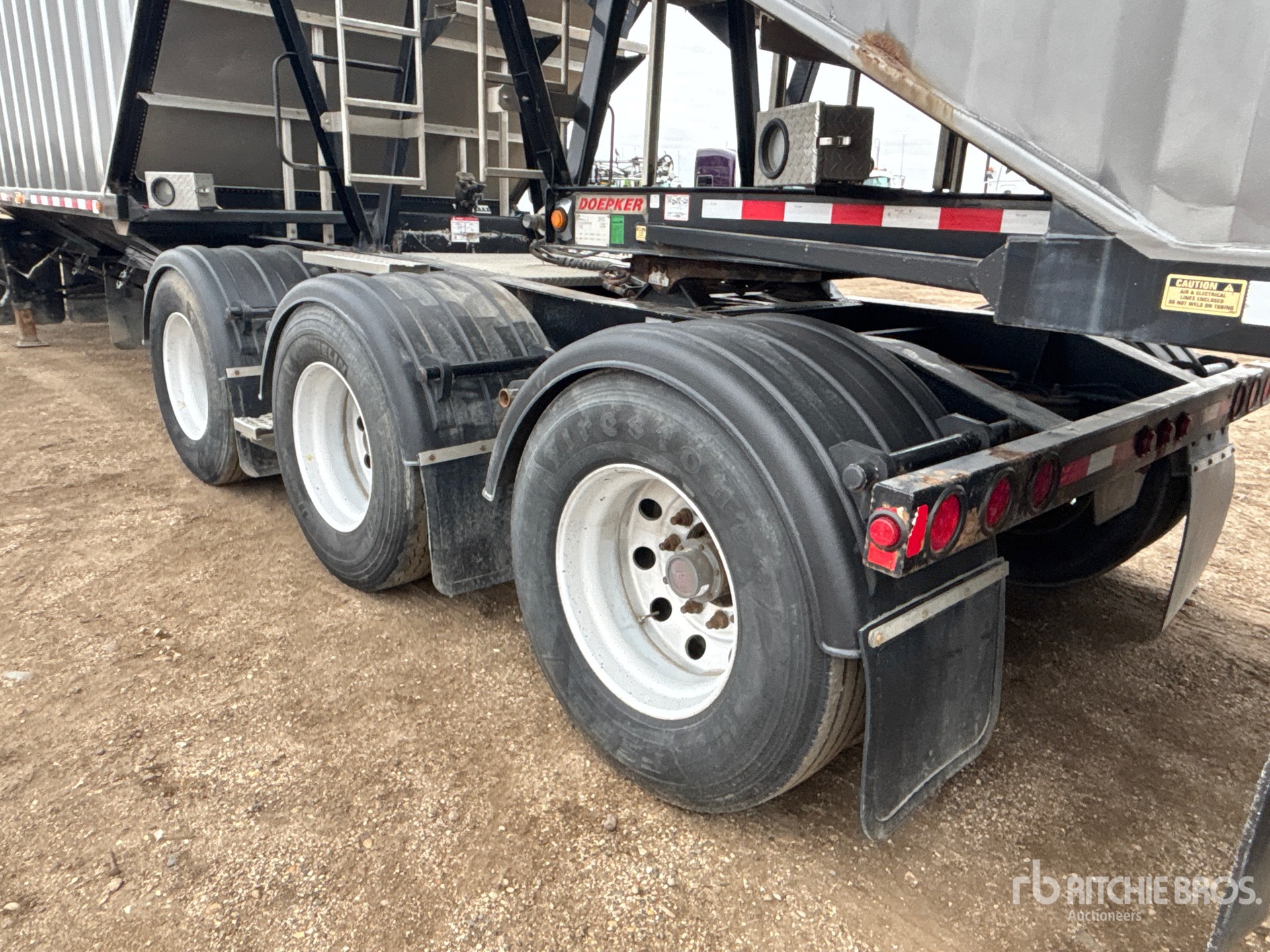 2019 Doepker GB21484-L