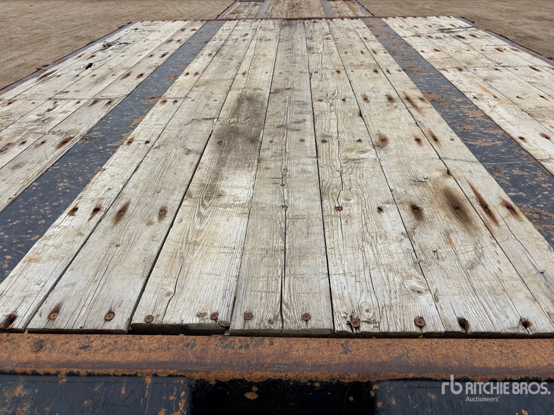 2011 Load King  TRI/A 51 FT EXTENDABLE