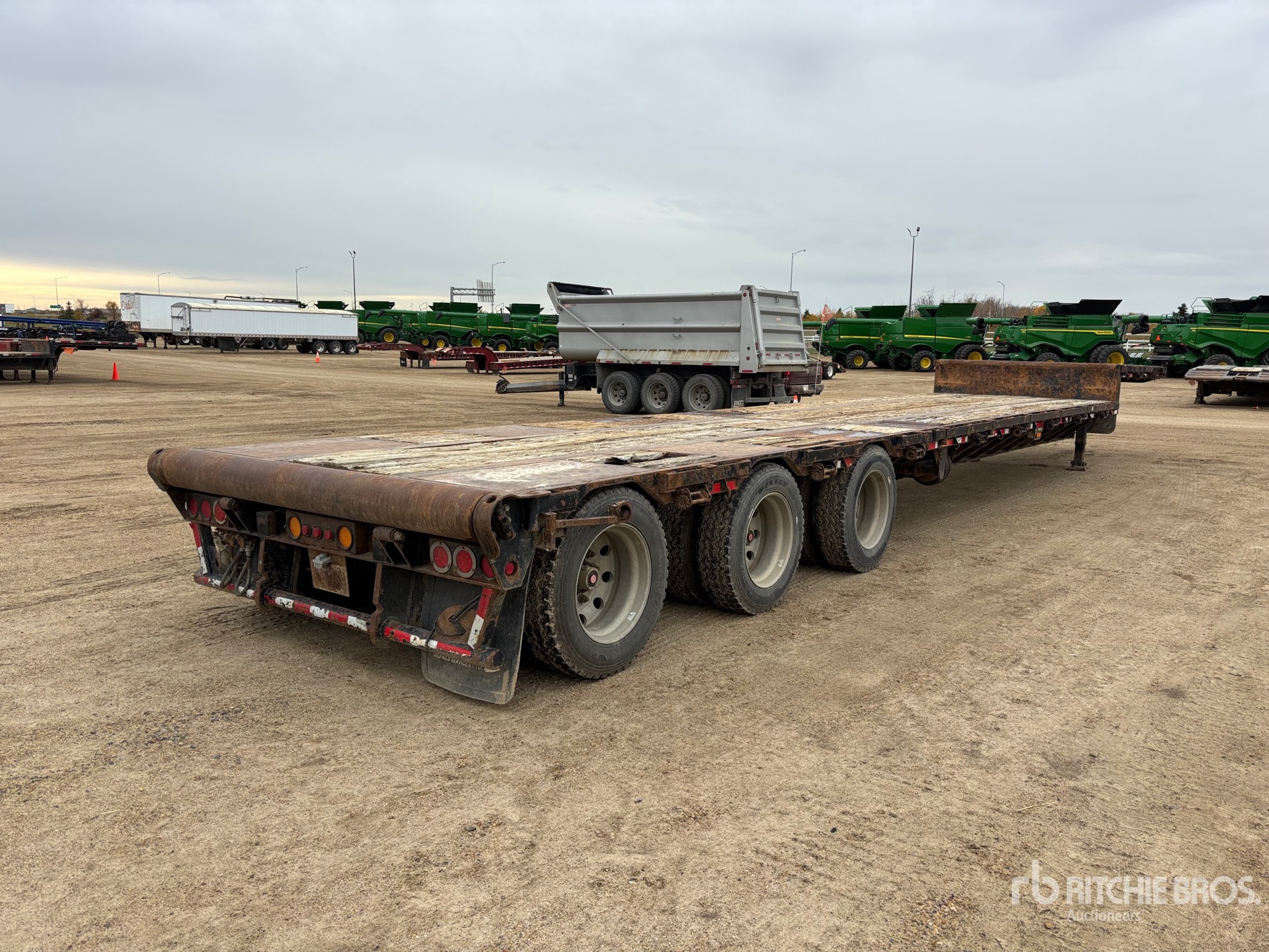 2011 Load King  TRI/A 51 FT EXTENDABLE
