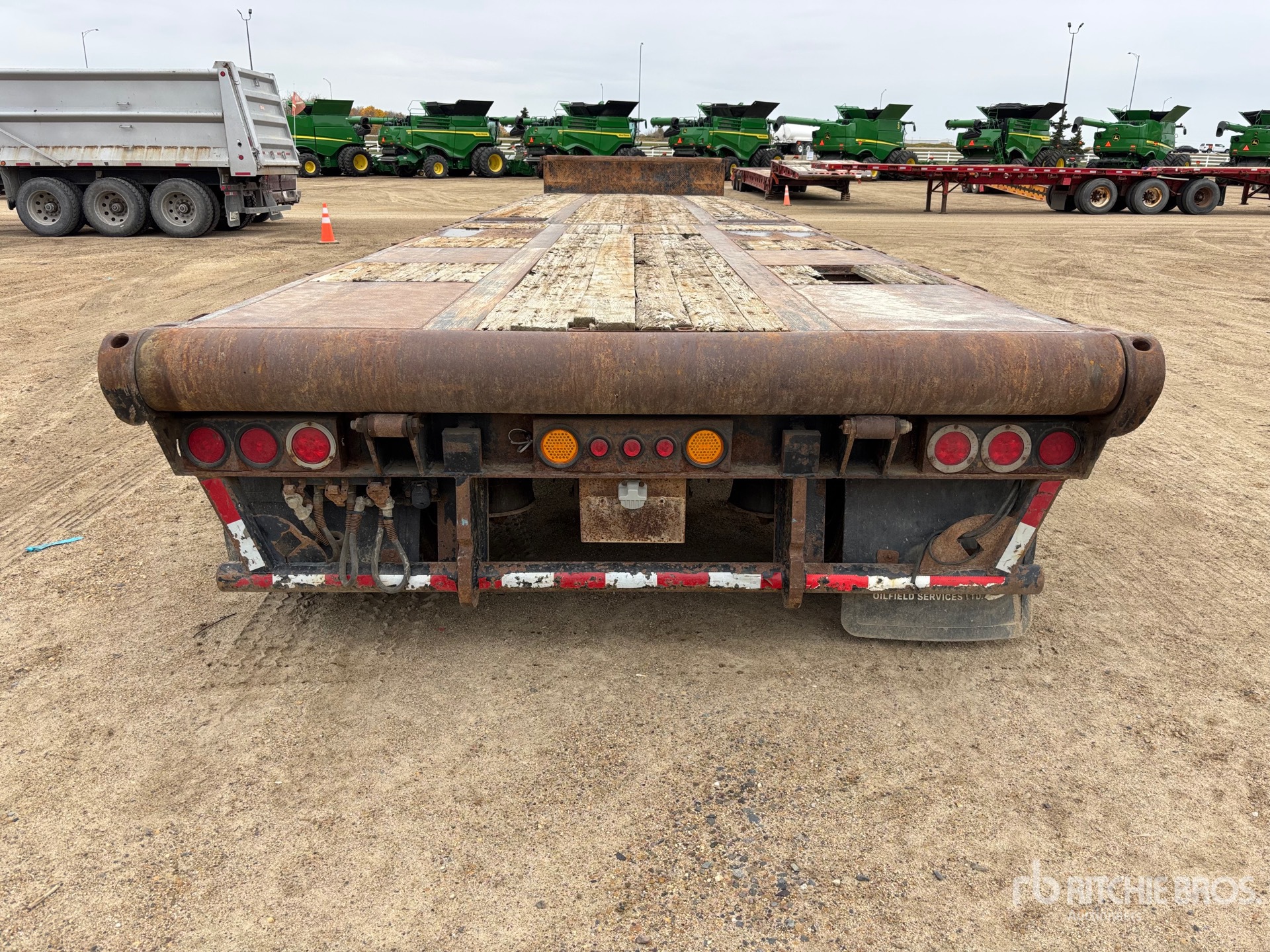 2011 Load King  TRI/A 51 FT EXTENDABLE