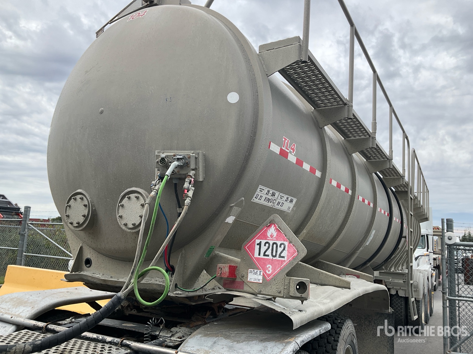 2008 Heil 38000 L Tri/A