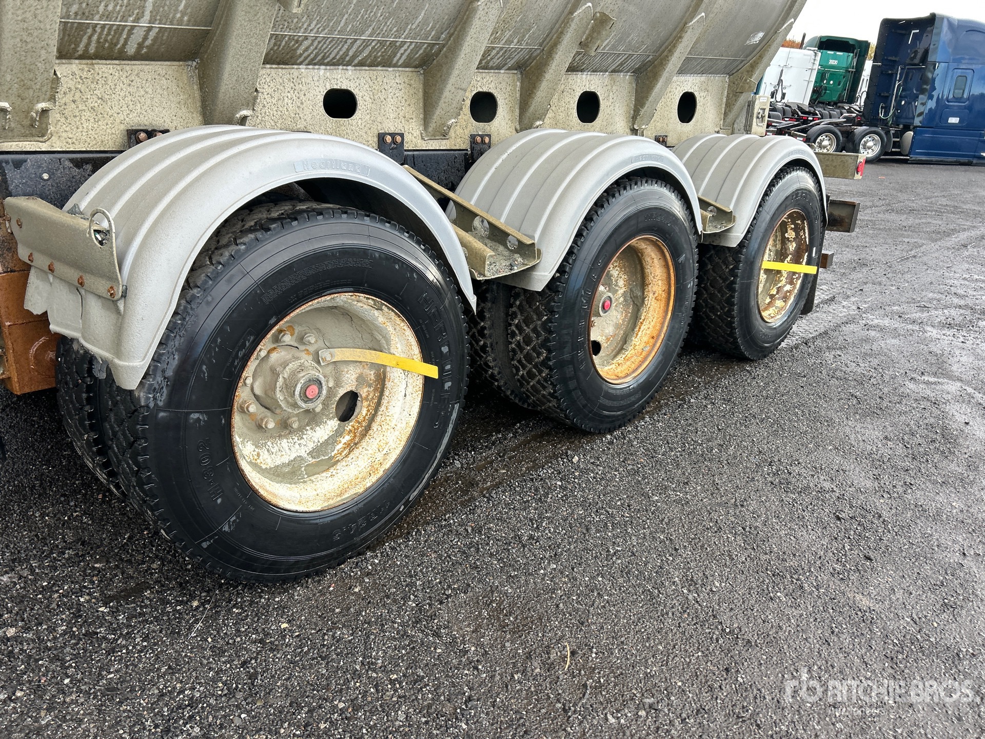 2008 Heil 38000 L Tri/A