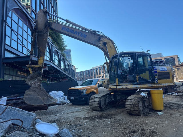 Komatsu PC170LC-11 Tracked Excavator