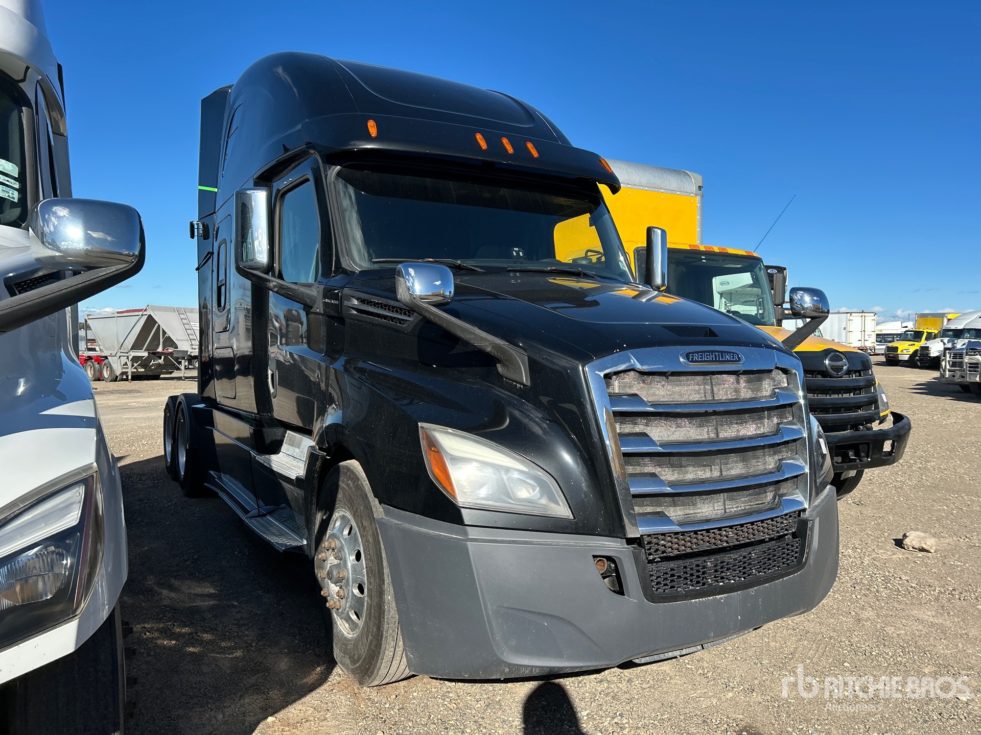 2019 Freightliner CASCADIA 126