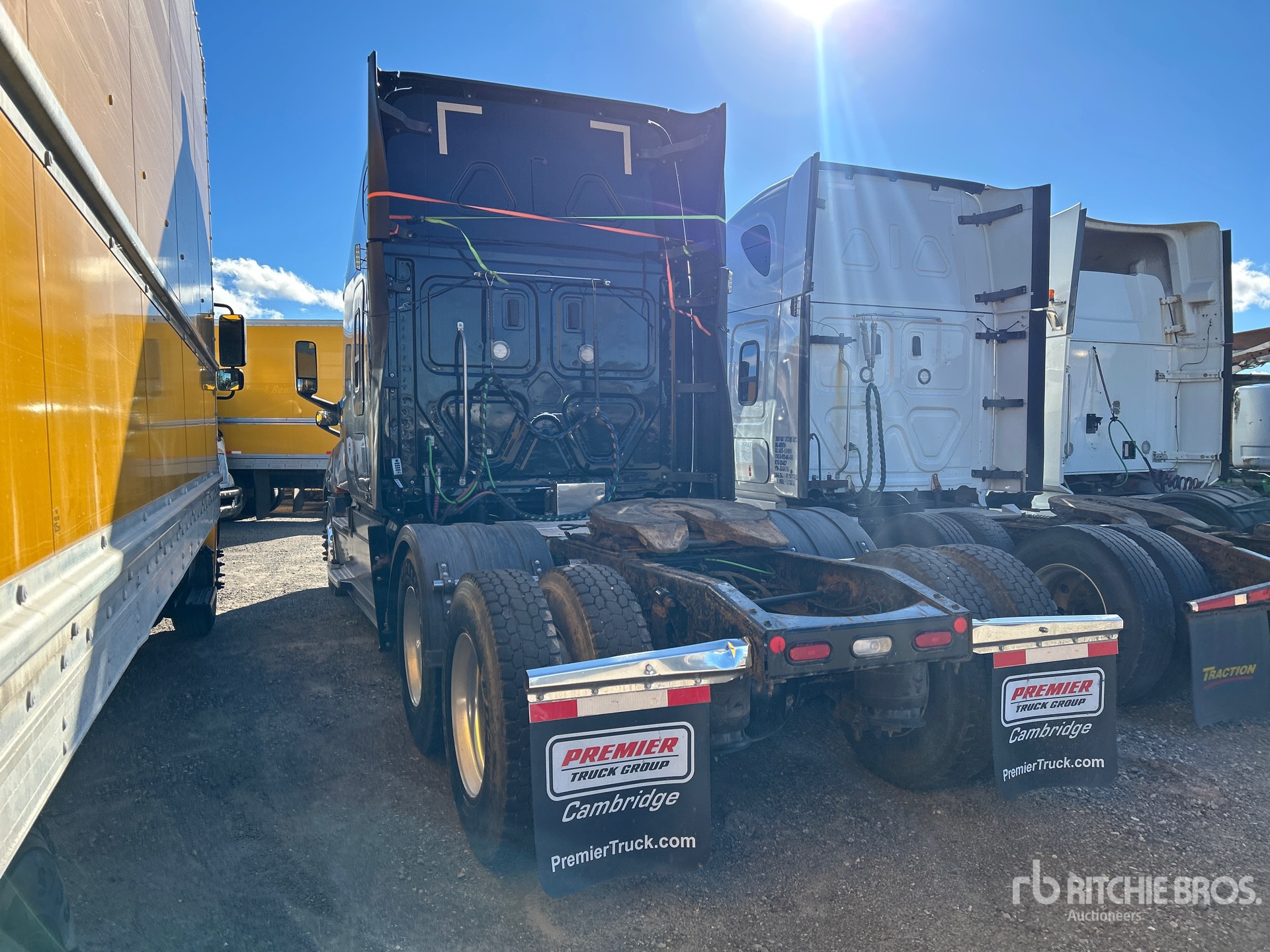 2019 Freightliner CASCADIA 126