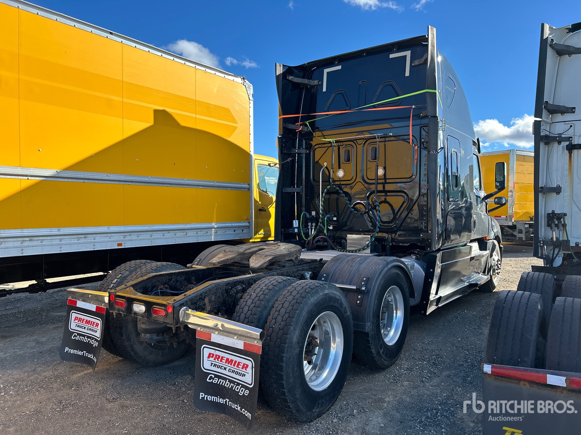 2019 Freightliner CASCADIA 126