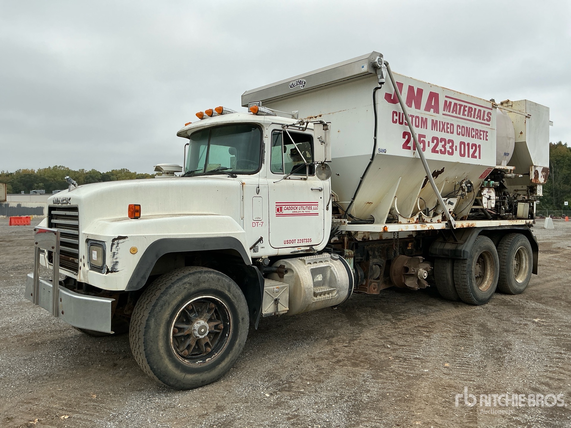 Photo of 1997 Mack RD688S