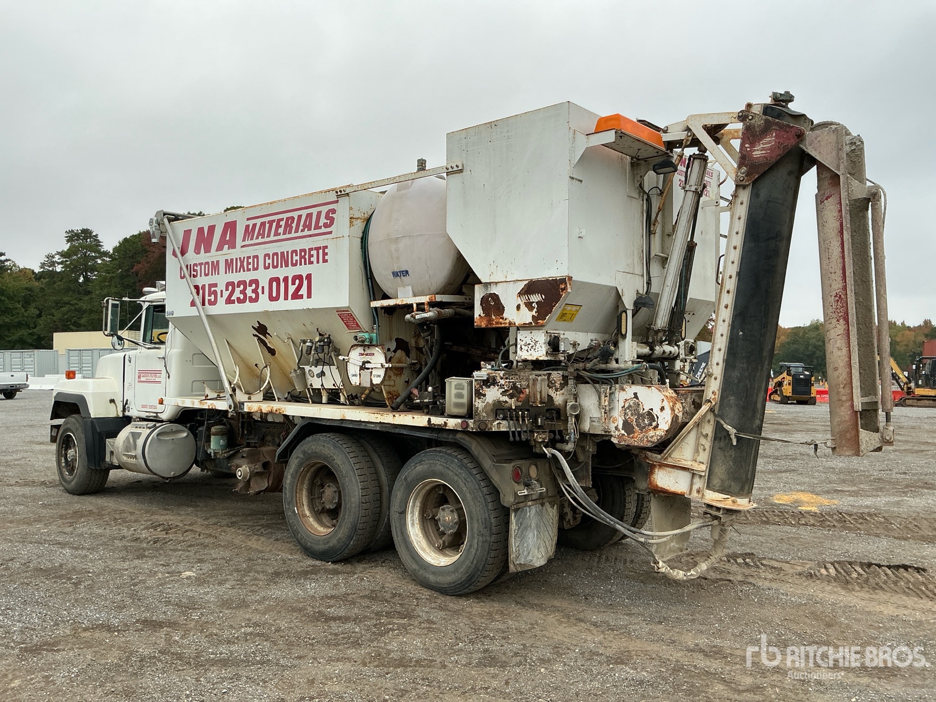 1997 Mack RD688