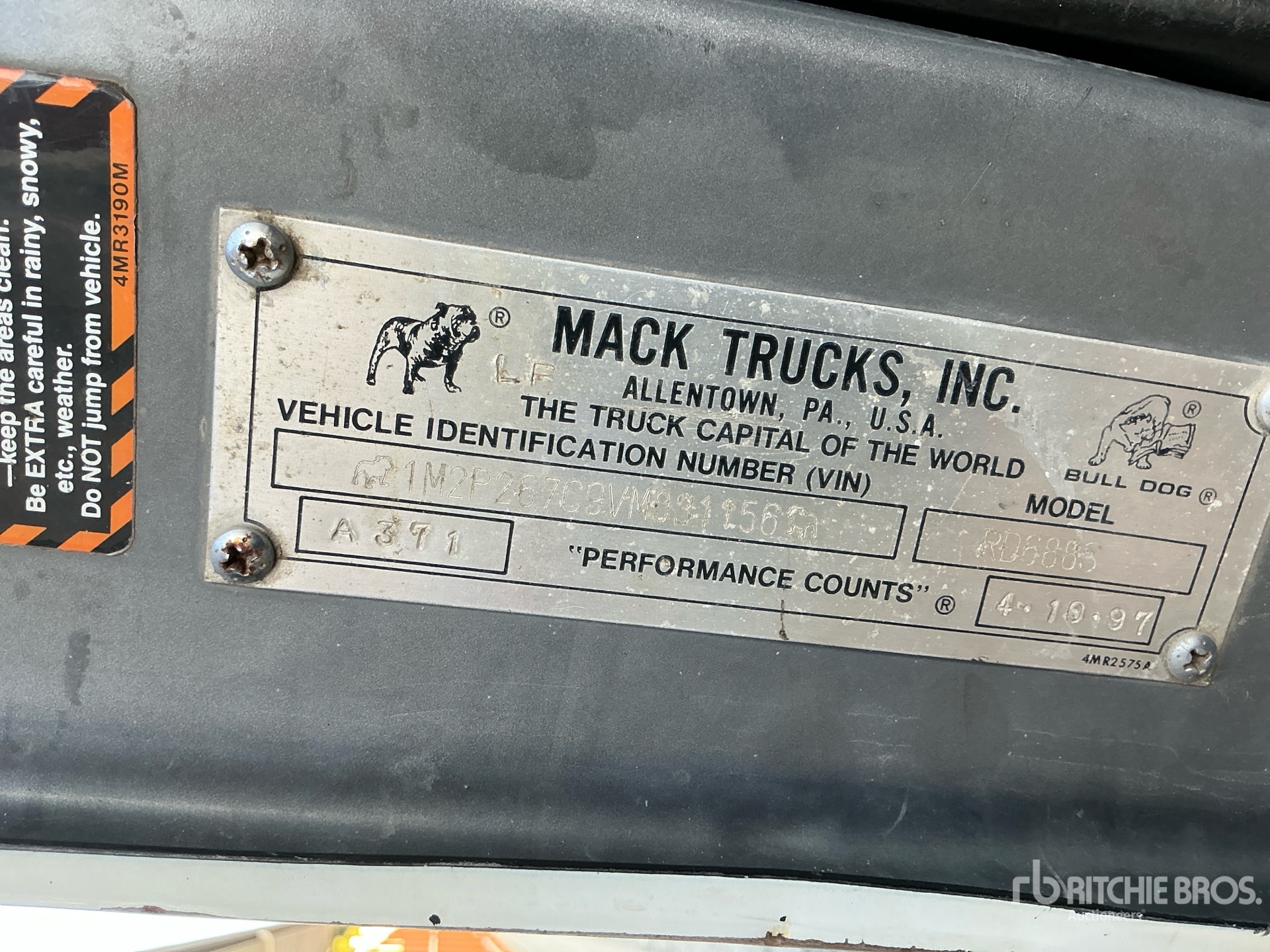 1997 Mack RD688