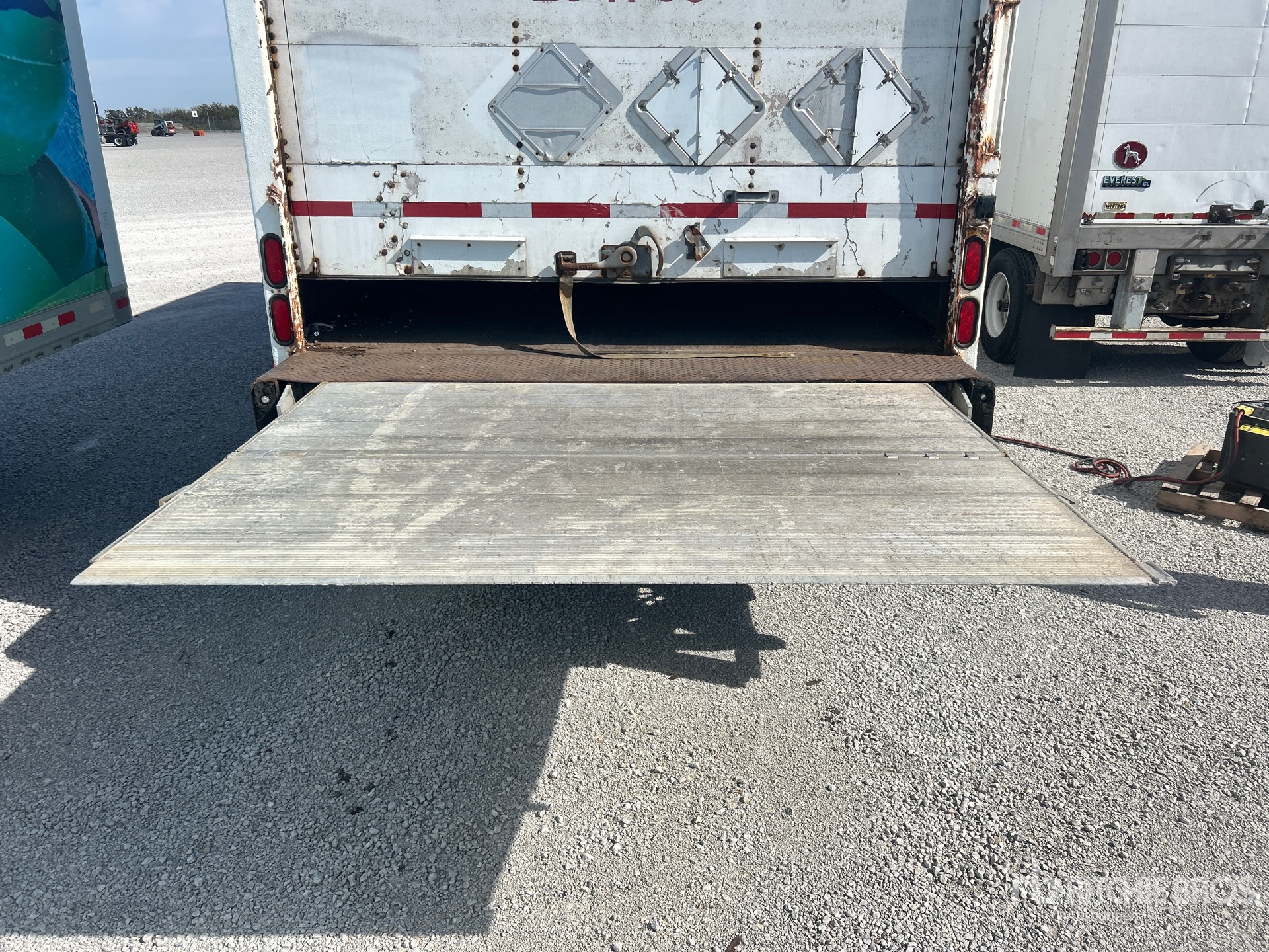 2005 Wabash 28 FT X 102 IN S/A