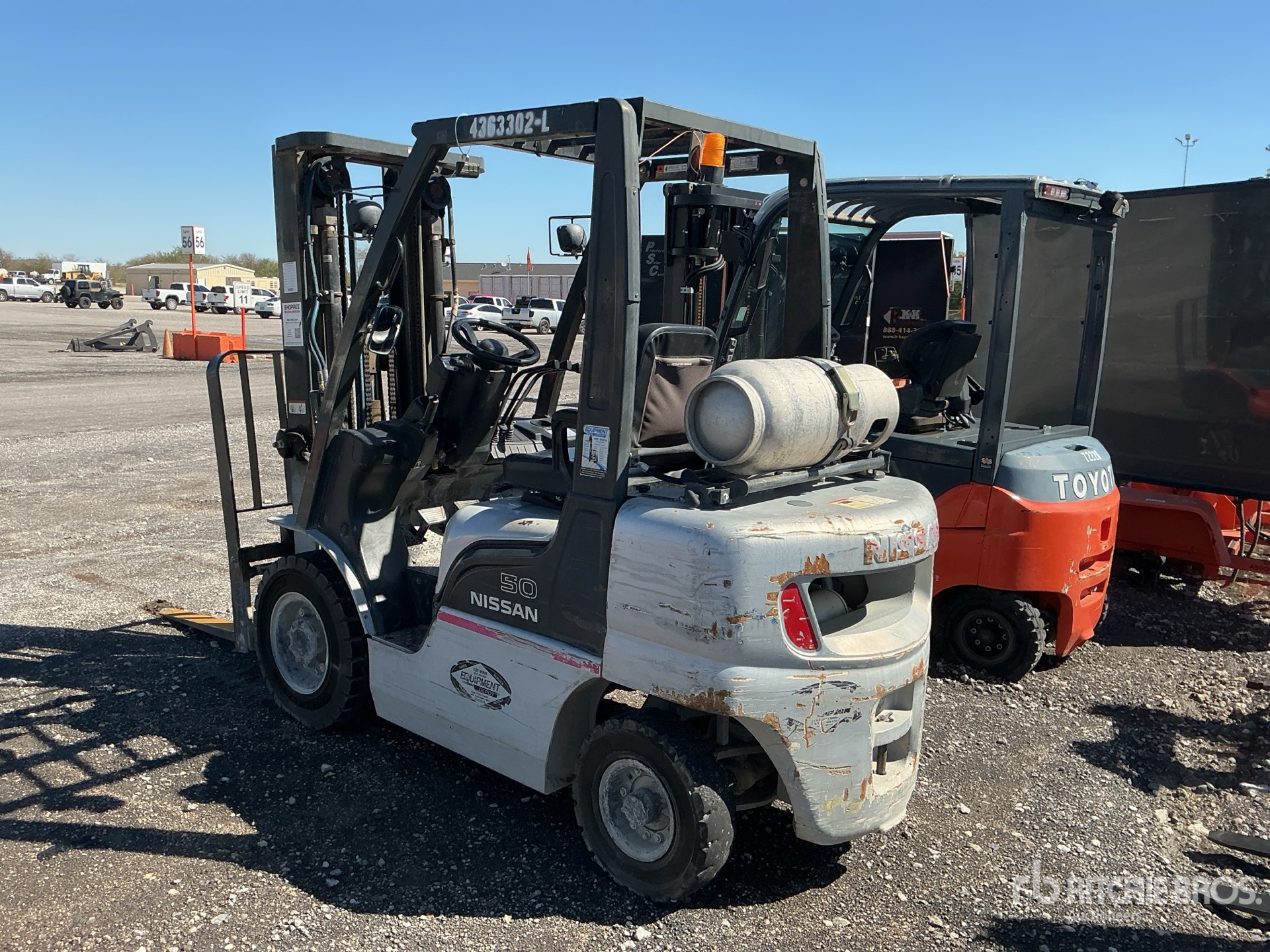 2016 Nissan MPL02A25LV