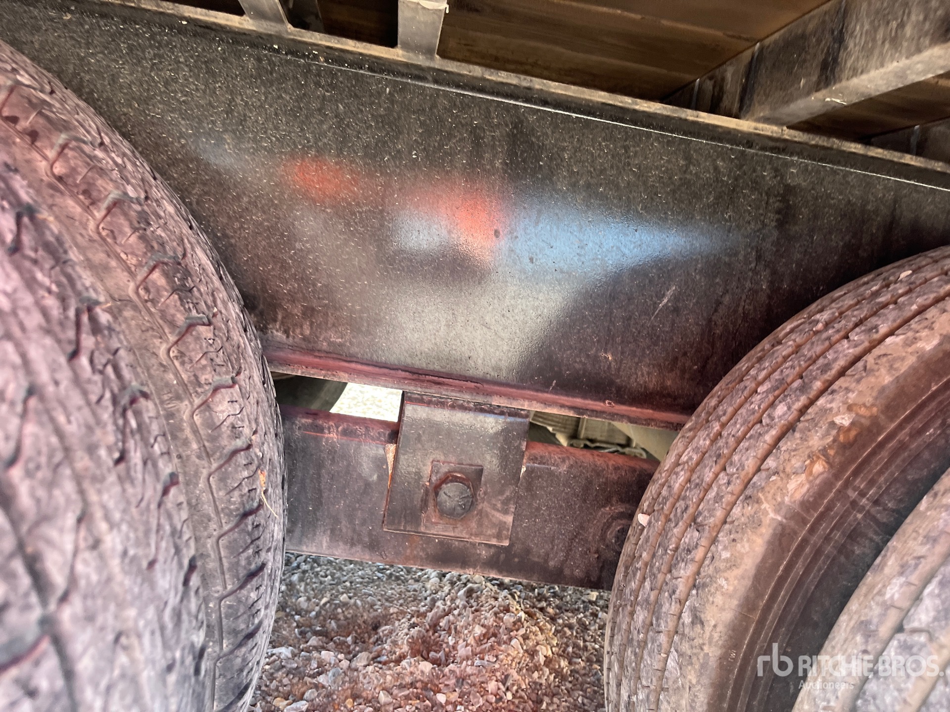2014 Pj Trailers 30 ft T/A Gooseneck