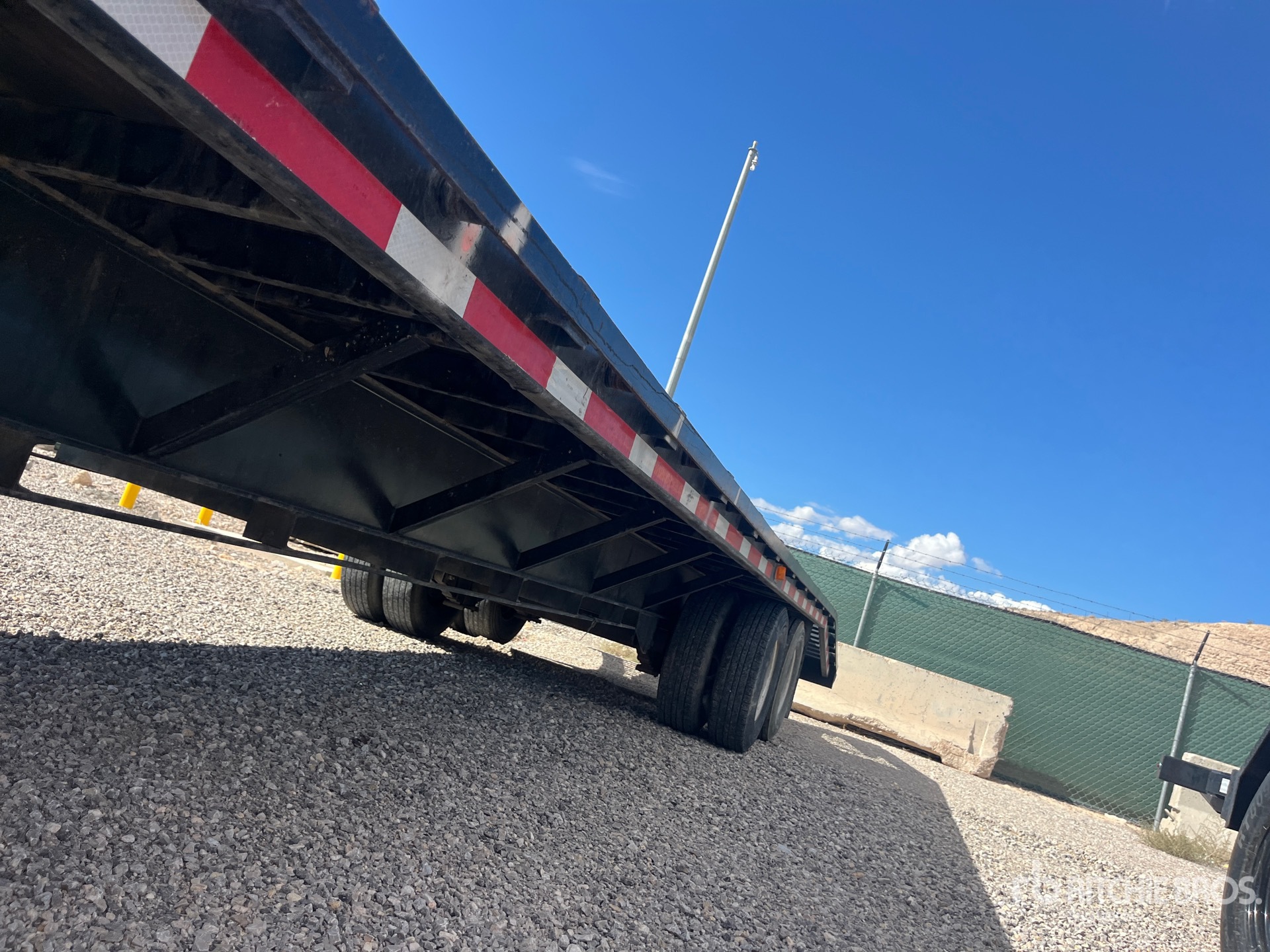 2014 Pj Trailers 30 ft T/A Gooseneck