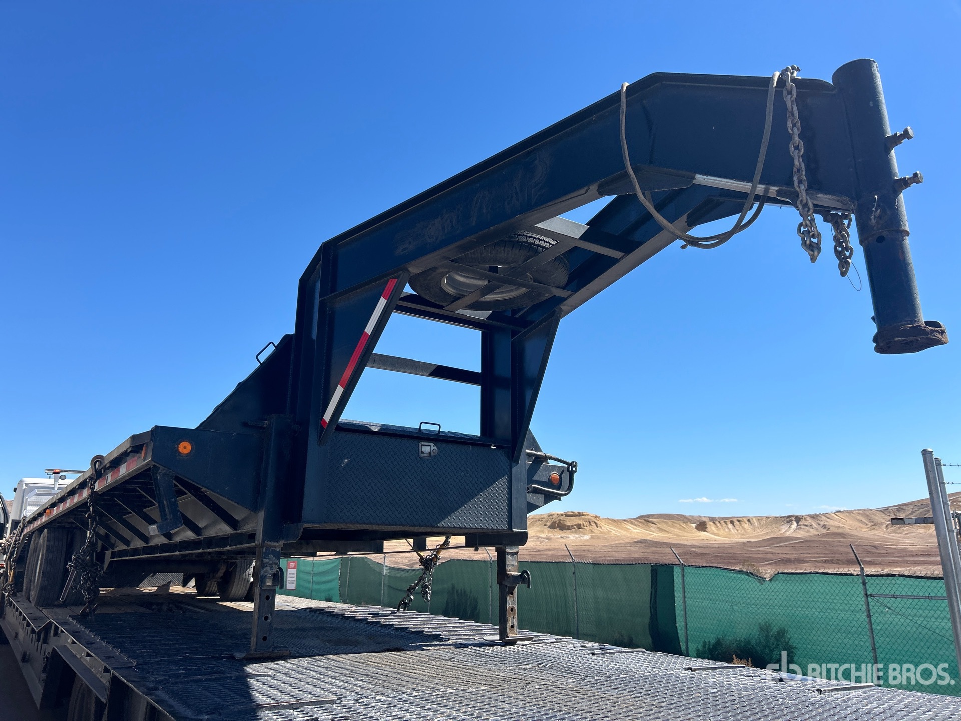 2014 Pj Trailers 30 ft T/A Gooseneck