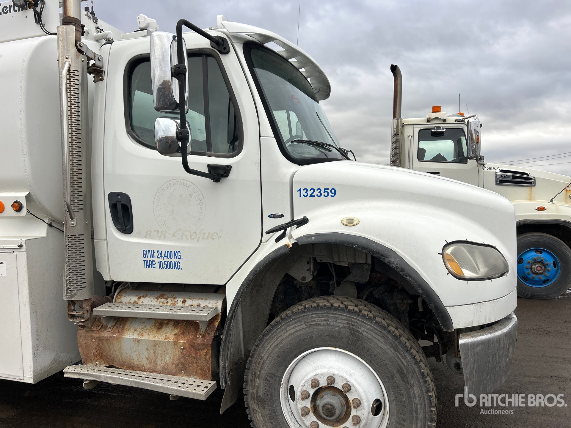 2013 Freightliner M2 106